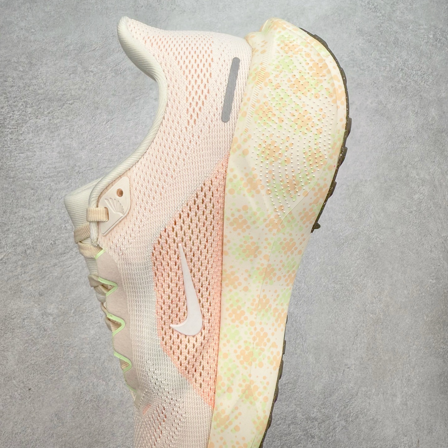 图片[7]-＃TG纯原 NK Zoom Pegasus 飞马41代马拉松系列网面透气缓震疾速跑鞋 独家渠道 市面未流通批次 奥莱直播间499 599一样的东西 碾压市面现存所有版本 公司一样的东西 超值回馈 帮你省钱 拥有 Zoom Air 一如既往的稳定感和流畅感 鞋面采用工程网眼设计 为特定高热区域营造出色透气性 进一步增加鞋面的穿孔数量 让足部能够快速散热 中足搭配 Flywire 飞线 在高速运动时营造舒适稳定的贴合感 内置Zoon气垫加持 动力十足 尺码：36 36.5 37.5 38 38.5 39 40 40.5 41 42 42.5 43 44 44.5 45-选品中心