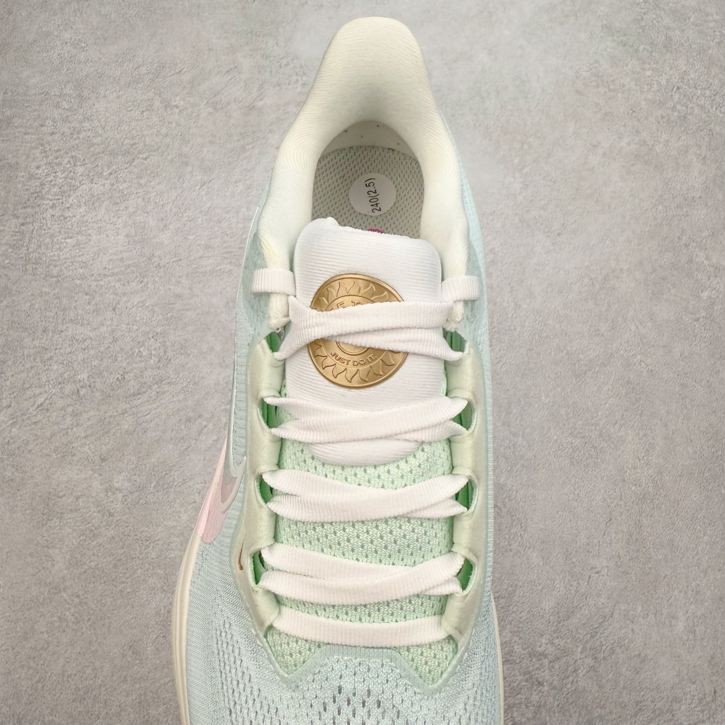 图片[5]-＃TG纯原 NK Zoom Pegasus 飞马41代马拉松系列网面透气缓震疾速跑鞋 独家渠道 市面未流通批次 奥莱直播间499 599一样的东西 碾压市面现存所有版本 公司一样的东西 超值回馈 帮你省钱 拥有 Zoom Air 一如既往的稳定感和流畅感 鞋面采用工程网眼设计 为特定高热区域营造出色透气性 进一步增加鞋面的穿孔数量 让足部能够快速散热 中足搭配 Flywire 飞线 在高速运动时营造舒适稳定的贴合感 内置Zoon气垫加持 动力十足 尺码：36 36.5 37.5 38 38.5 39 40 40.5 41 42 42.5 43 44 44.5 45-选品中心