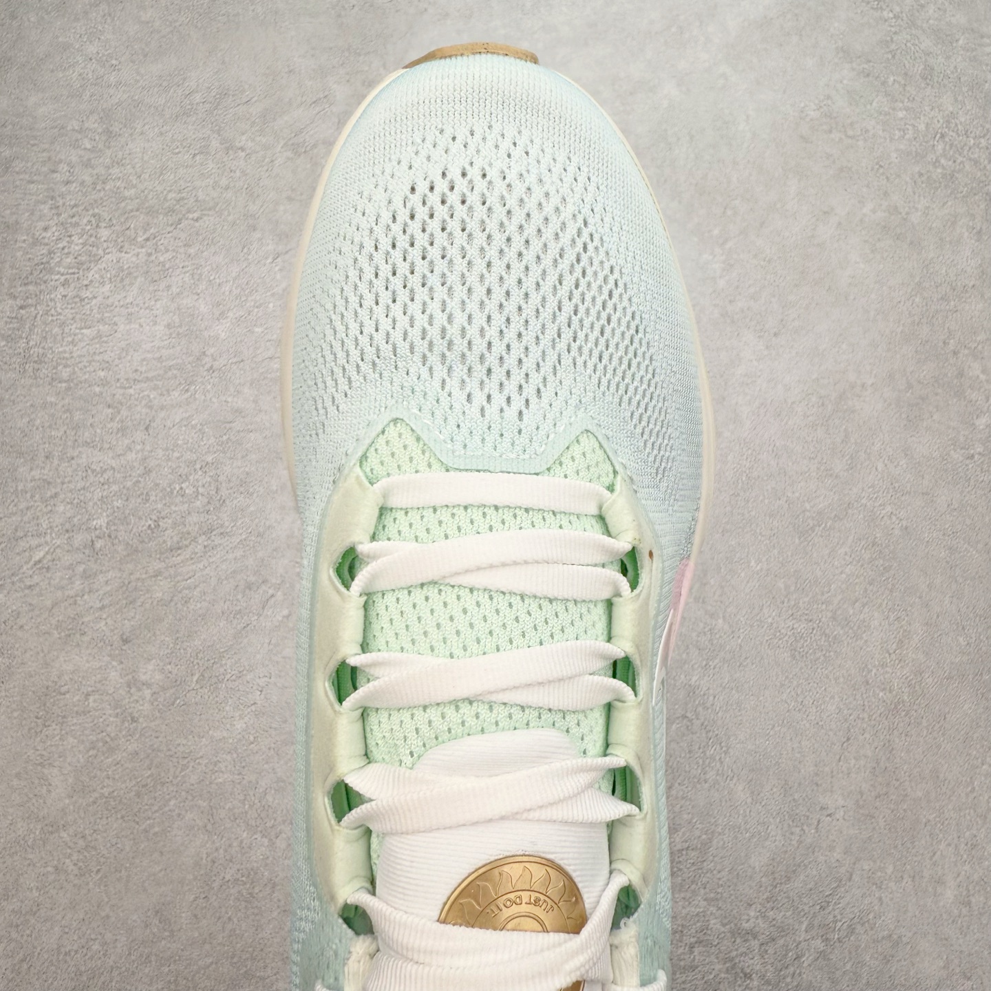 图片[4]-＃TG纯原 NK Zoom Pegasus 飞马41代马拉松系列网面透气缓震疾速跑鞋 独家渠道 市面未流通批次 奥莱直播间499 599一样的东西 碾压市面现存所有版本 公司一样的东西 超值回馈 帮你省钱 拥有 Zoom Air 一如既往的稳定感和流畅感 鞋面采用工程网眼设计 为特定高热区域营造出色透气性 进一步增加鞋面的穿孔数量 让足部能够快速散热 中足搭配 Flywire 飞线 在高速运动时营造舒适稳定的贴合感 内置Zoon气垫加持 动力十足 尺码：36 36.5 37.5 38 38.5 39 40 40.5 41 42 42.5 43 44 44.5 45-选品中心