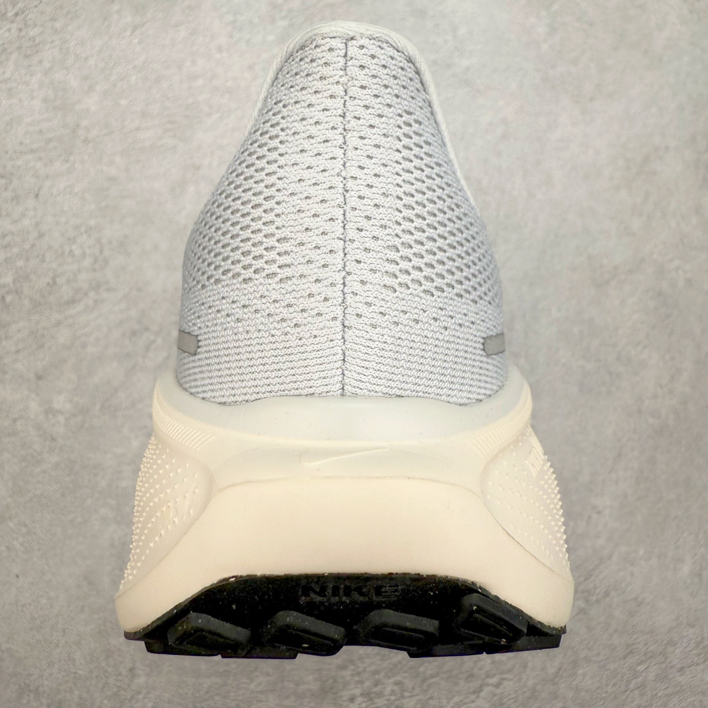 图片[8]-＃TG纯原 NK Zoom Pegasus 飞马41代马拉松系列网面透气缓震疾速跑鞋 独家渠道 市面未流通批次 奥莱直播间499 599一样的东西 碾压市面现存所有版本 公司一样的东西 超值回馈 帮你省钱 拥有 Zoom Air 一如既往的稳定感和流畅感 鞋面采用工程网眼设计 为特定高热区域营造出色透气性 进一步增加鞋面的穿孔数量 让足部能够快速散热 中足搭配 Flywire 飞线 在高速运动时营造舒适稳定的贴合感 内置Zoon气垫加持 动力十足 尺码：36 36.5 37.5 38 38.5 39 40 40.5 41 42 42.5 43 44 44.5 45-选品中心