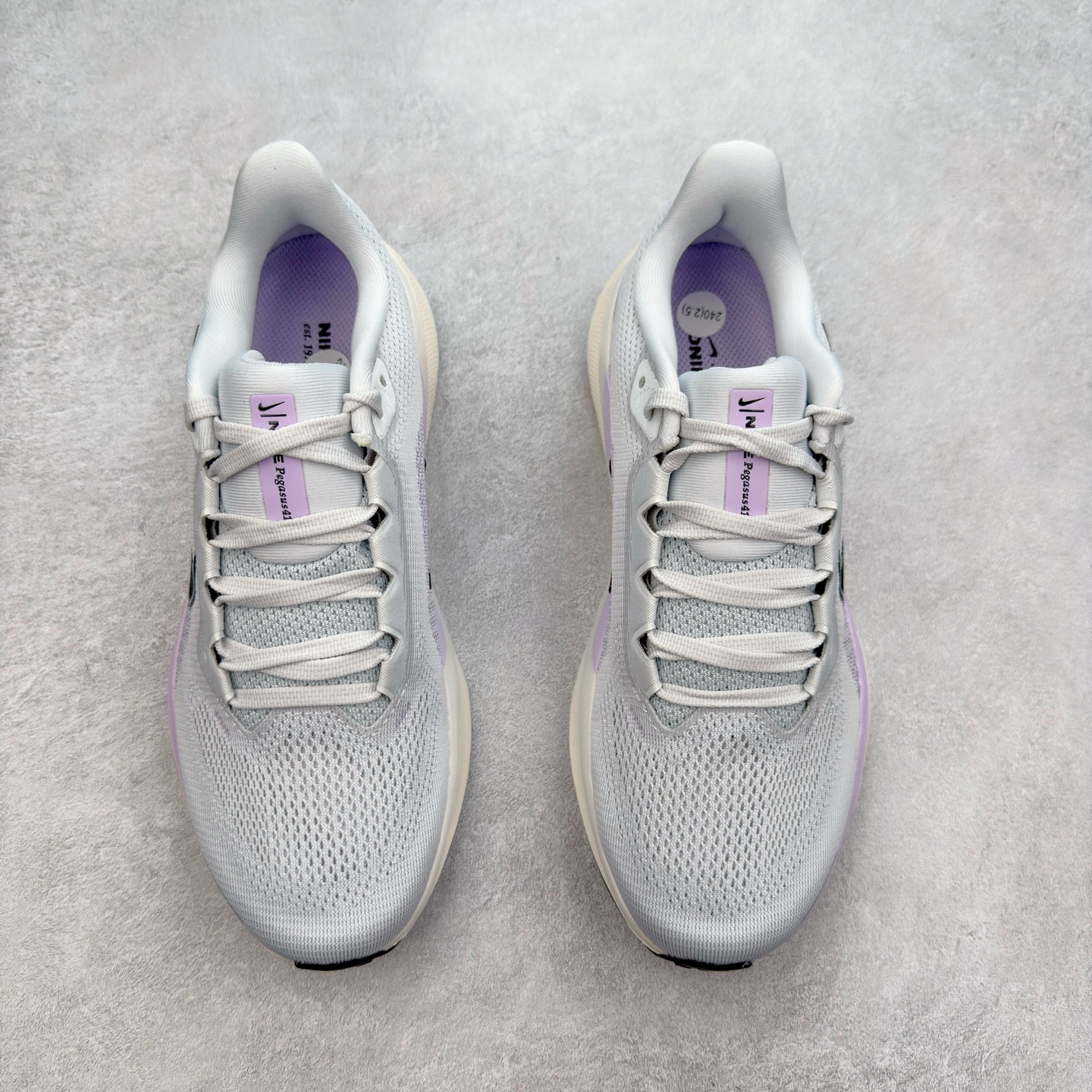 图片[2]-＃TG纯原 NK Zoom Pegasus 飞马41代马拉松系列网面透气缓震疾速跑鞋 独家渠道 市面未流通批次 奥莱直播间499 599一样的东西 碾压市面现存所有版本 公司一样的东西 超值回馈 帮你省钱 拥有 Zoom Air 一如既往的稳定感和流畅感 鞋面采用工程网眼设计 为特定高热区域营造出色透气性 进一步增加鞋面的穿孔数量 让足部能够快速散热 中足搭配 Flywire 飞线 在高速运动时营造舒适稳定的贴合感 内置Zoon气垫加持 动力十足 尺码：36 36.5 37.5 38 38.5 39 40 40.5 41 42 42.5 43 44 44.5 45-选品中心