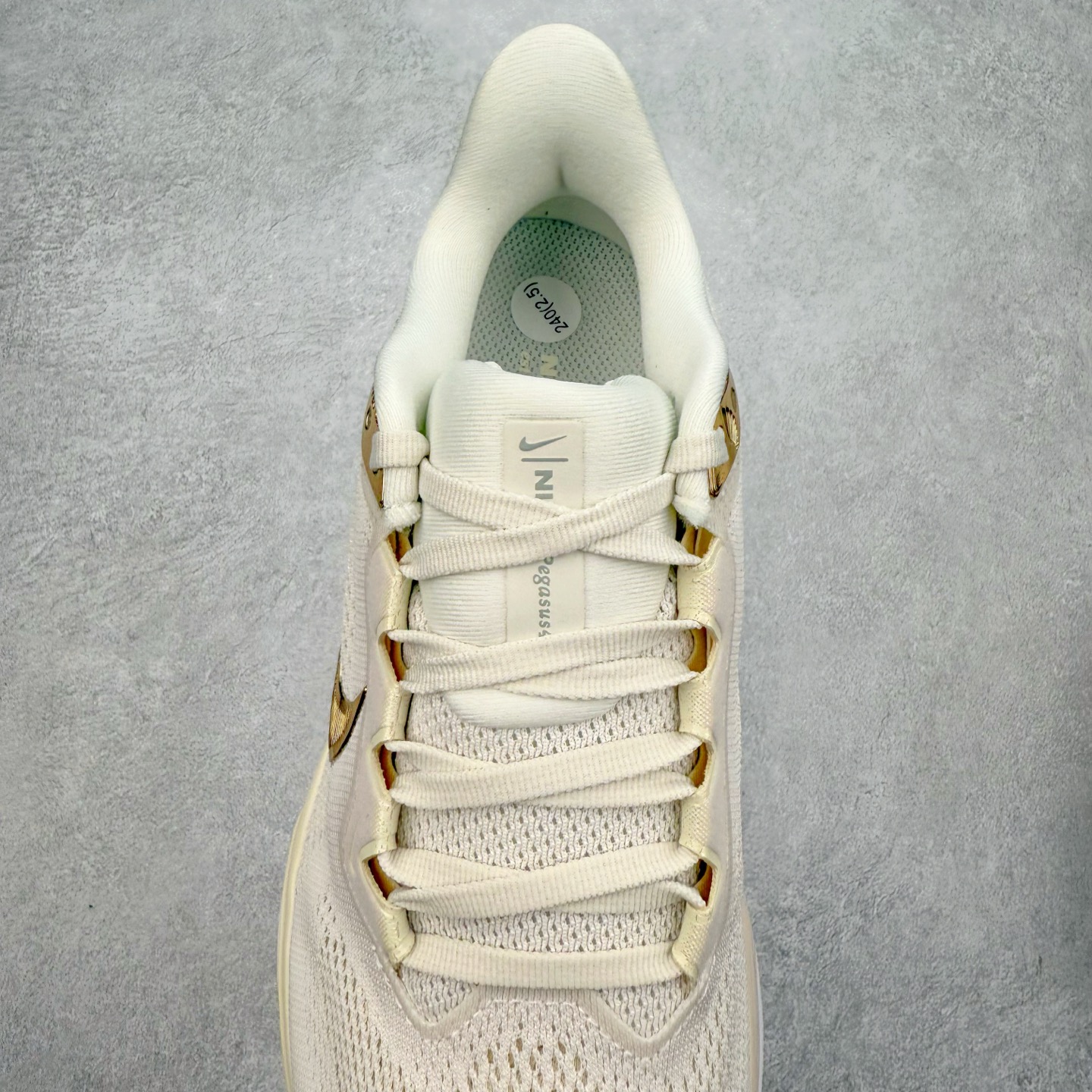 图片[5]-＃TG纯原 NK Zoom Pegasus 飞马41代马拉松系列网面透气缓震疾速跑鞋 独家渠道 市面未流通批次 奥莱直播间499 599一样的东西 碾压市面现存所有版本 公司一样的东西 超值回馈 帮你省钱 拥有 Zoom Air 一如既往的稳定感和流畅感 鞋面采用工程网眼设计 为特定高热区域营造出色透气性 进一步增加鞋面的穿孔数量 让足部能够快速散热 中足搭配 Flywire 飞线 在高速运动时营造舒适稳定的贴合感 内置Zoon气垫加持 动力十足 尺码：36 36.5 37.5 38 38.5 39 40 40.5 41 42 42.5 43 44 44.5 45-选品中心