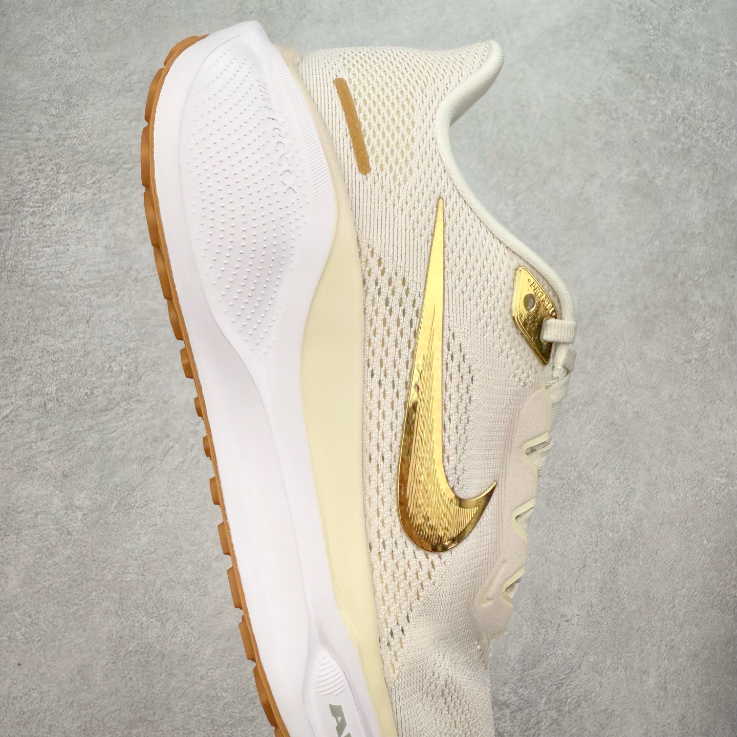 图片[6]-＃TG纯原 NK Zoom Pegasus 飞马41代马拉松系列网面透气缓震疾速跑鞋 独家渠道 市面未流通批次 奥莱直播间499 599一样的东西 碾压市面现存所有版本 公司一样的东西 超值回馈 帮你省钱 拥有 Zoom Air 一如既往的稳定感和流畅感 鞋面采用工程网眼设计 为特定高热区域营造出色透气性 进一步增加鞋面的穿孔数量 让足部能够快速散热 中足搭配 Flywire 飞线 在高速运动时营造舒适稳定的贴合感 内置Zoon气垫加持 动力十足 尺码：36 36.5 37.5 38 38.5 39 40 40.5 41 42 42.5 43 44 44.5 45-选品中心