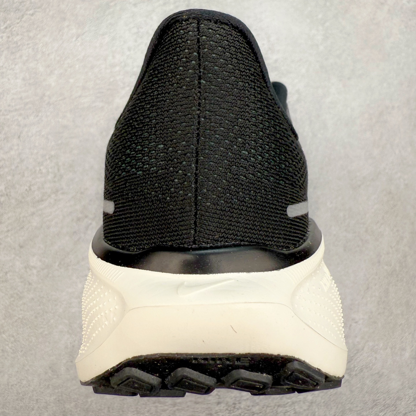 图片[8]-＃TG纯原 NK Zoom Pegasus 飞马41代马拉松系列网面透气缓震疾速跑鞋 独家渠道 市面未流通批次 奥莱直播间499 599一样的东西 碾压市面现存所有版本 公司一样的东西 超值回馈 帮你省钱 拥有 Zoom Air 一如既往的稳定感和流畅感 鞋面采用工程网眼设计 为特定高热区域营造出色透气性 进一步增加鞋面的穿孔数量 让足部能够快速散热 中足搭配 Flywire 飞线 在高速运动时营造舒适稳定的贴合感 内置Zoon气垫加持 动力十足 尺码：36 36.5 37.5 38 38.5 39 40 40.5 41 42 42.5 43 44 44.5 45-选品中心