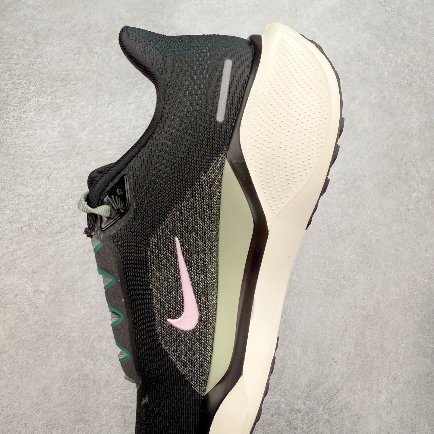 图片[7]-＃TG纯原 NK Zoom Pegasus 飞马41代马拉松系列网面透气缓震疾速跑鞋 独家渠道 市面未流通批次 奥莱直播间499 599一样的东西 碾压市面现存所有版本 公司一样的东西 超值回馈 帮你省钱 拥有 Zoom Air 一如既往的稳定感和流畅感 鞋面采用工程网眼设计 为特定高热区域营造出色透气性 进一步增加鞋面的穿孔数量 让足部能够快速散热 中足搭配 Flywire 飞线 在高速运动时营造舒适稳定的贴合感 内置Zoon气垫加持 动力十足 尺码：36 36.5 37.5 38 38.5 39 40 40.5 41 42 42.5 43 44 44.5 45-选品中心