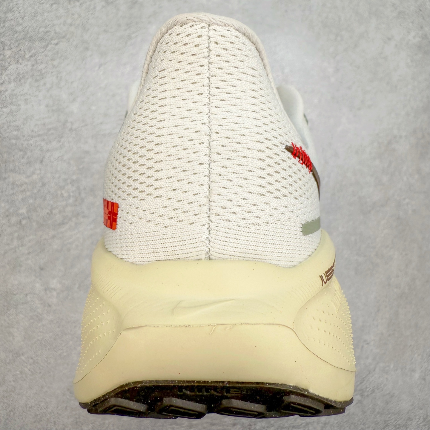 图片[8]-＃TG纯原 NK Zoom Pegasus 飞马41代马拉松系列网面透气缓震疾速跑鞋 独家渠道 市面未流通批次 奥莱直播间499 599一样的东西 碾压市面现存所有版本 公司一样的东西 超值回馈 帮你省钱 拥有 Zoom Air 一如既往的稳定感和流畅感 鞋面采用工程网眼设计 为特定高热区域营造出色透气性 进一步增加鞋面的穿孔数量 让足部能够快速散热 中足搭配 Flywire 飞线 在高速运动时营造舒适稳定的贴合感 内置Zoon气垫加持 动力十足 尺码：36 36.5 37.5 38 38.5 39 40 40.5 41 42 42.5 43 44 44.5 45-选品中心