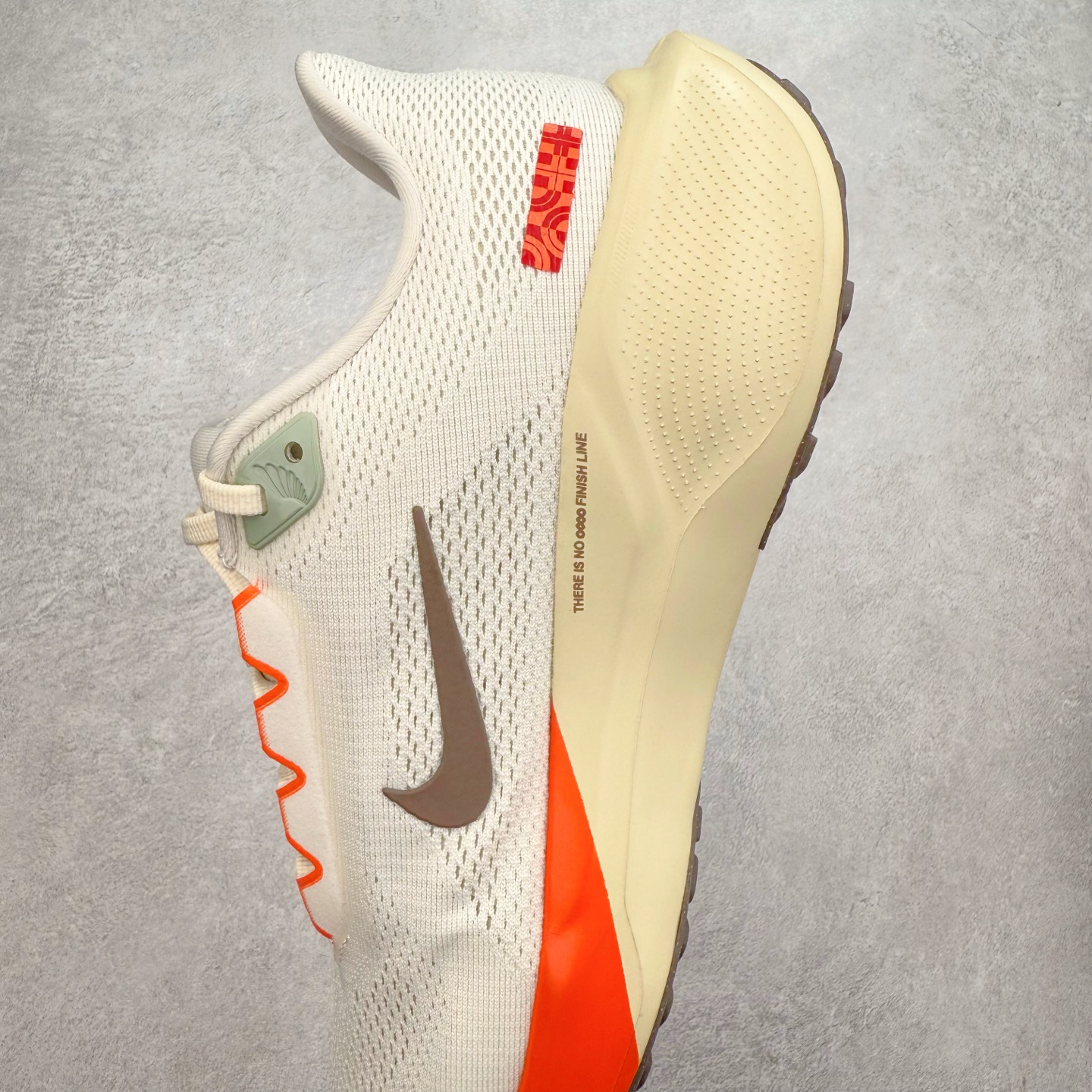 图片[7]-＃TG纯原 NK Zoom Pegasus 飞马41代马拉松系列网面透气缓震疾速跑鞋 独家渠道 市面未流通批次 奥莱直播间499 599一样的东西 碾压市面现存所有版本 公司一样的东西 超值回馈 帮你省钱 拥有 Zoom Air 一如既往的稳定感和流畅感 鞋面采用工程网眼设计 为特定高热区域营造出色透气性 进一步增加鞋面的穿孔数量 让足部能够快速散热 中足搭配 Flywire 飞线 在高速运动时营造舒适稳定的贴合感 内置Zoon气垫加持 动力十足 尺码：36 36.5 37.5 38 38.5 39 40 40.5 41 42 42.5 43 44 44.5 45-选品中心