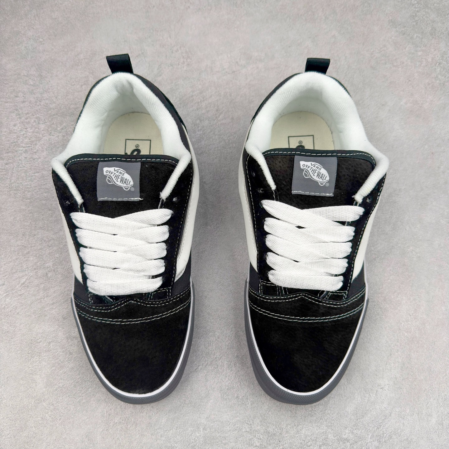 图片[2]-Vans Knu Skool 黑白灰生胶 官方新款 复古休闲胖胖面包鞋 肥胖版大Logo 原版全皮猪八面料 尺码：35 36 36.5 37 38 38.5 39 40 40.5 41 42 42.5 43 44 工艺：硫化1：1（重量1：1、真标、原钢印、材质标、鞋型标、合格证）-选品中心