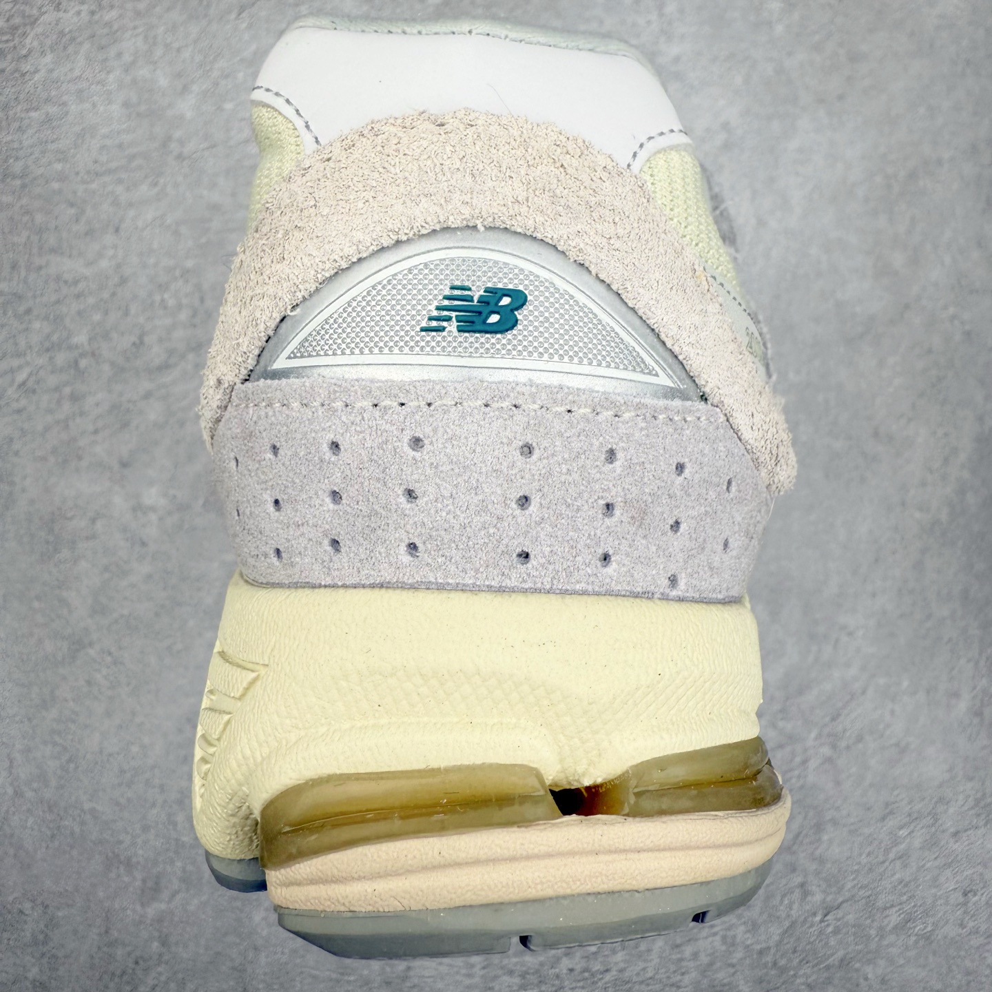 图片[8]-＃DT New Balance 2002R NB2002 男女休闲慢跑鞋 必备的时髦单品之一 最新出的2002R系列 这款延续了经典科技 升级版N-ERGY缓震物料机能与材质上脚太舒适了 鞋面的柔软麂皮搭配尼龙网布 特别透气而且还复古感 不管是搭配牛仔裤还工装裤都是百搭！小红书众多博主上脚推荐！尺码：36 36.5 37.5 38 38.5 39.5 40 40.5 41 42 42.5 43 44 45-选品中心