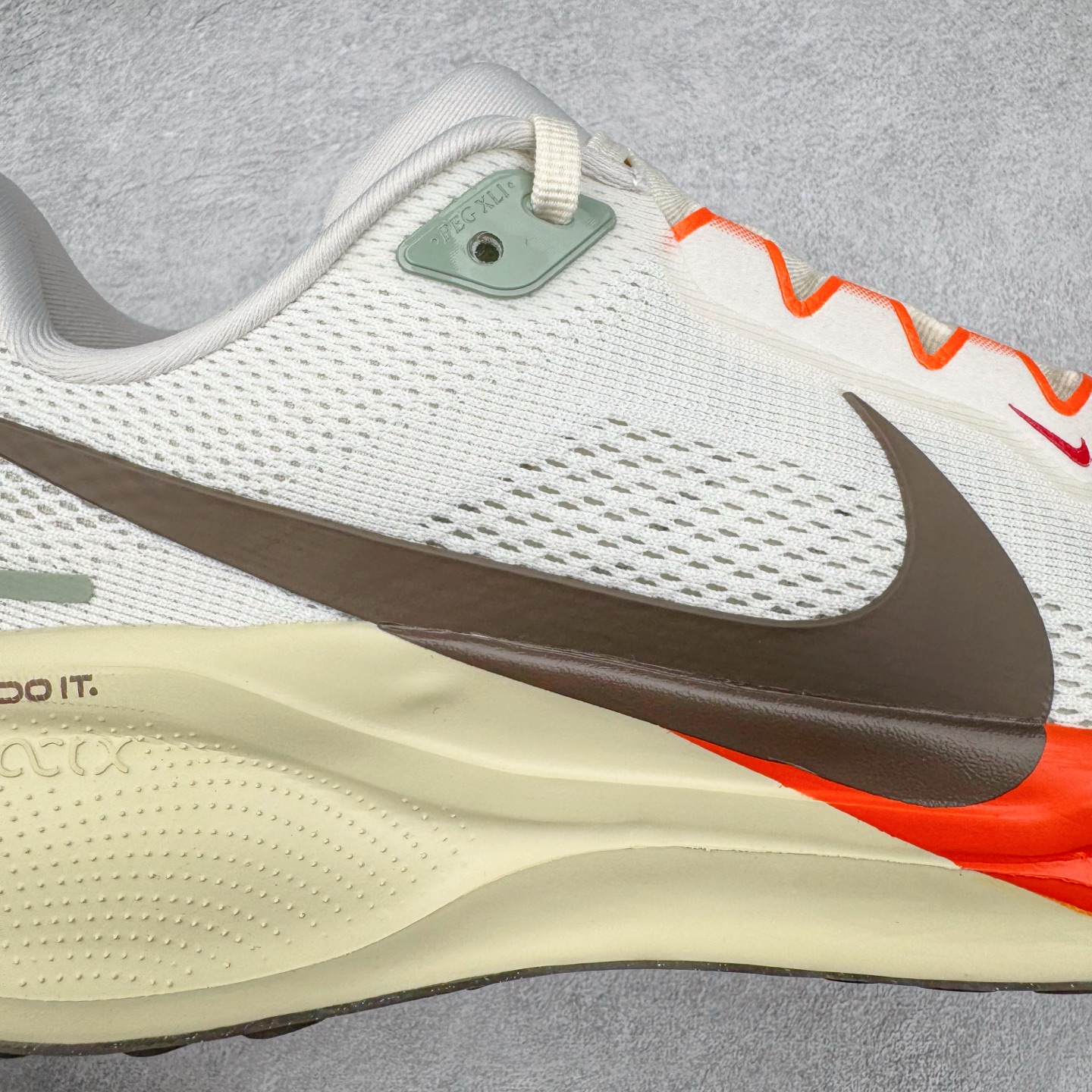 图片[20]-＃TG纯原 NK Zoom Pegasus 飞马41代马拉松系列网面透气缓震疾速跑鞋 独家渠道 市面未流通批次 奥莱直播间499 599一样的东西 碾压市面现存所有版本 公司一样的东西 超值回馈 帮你省钱 拥有 Zoom Air 一如既往的稳定感和流畅感 鞋面采用工程网眼设计 为特定高热区域营造出色透气性 进一步增加鞋面的穿孔数量 让足部能够快速散热 中足搭配 Flywire 飞线 在高速运动时营造舒适稳定的贴合感 内置Zoon气垫加持 动力十足 尺码：36 36.5 37.5 38 38.5 39 40 40.5 41 42 42.5 43 44 44.5 45-选品中心