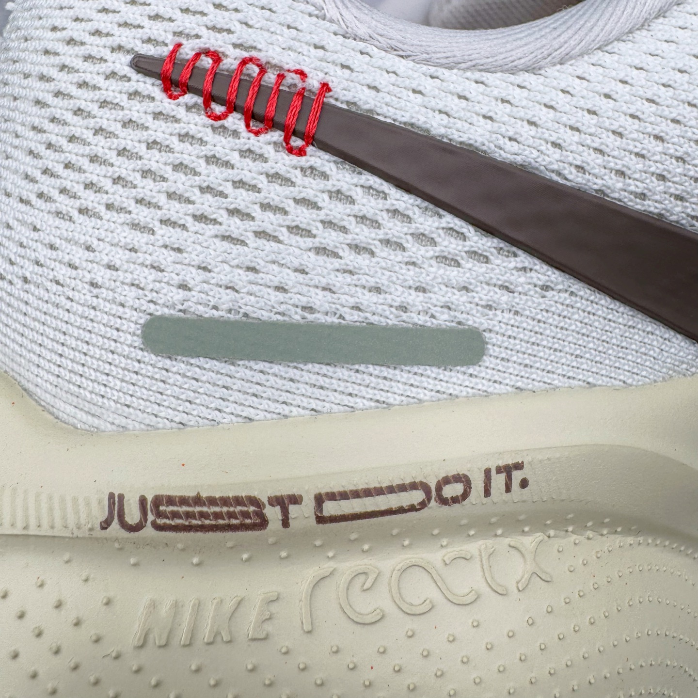 图片[18]-＃TG纯原 NK Zoom Pegasus 飞马41代马拉松系列网面透气缓震疾速跑鞋 独家渠道 市面未流通批次 奥莱直播间499 599一样的东西 碾压市面现存所有版本 公司一样的东西 超值回馈 帮你省钱 拥有 Zoom Air 一如既往的稳定感和流畅感 鞋面采用工程网眼设计 为特定高热区域营造出色透气性 进一步增加鞋面的穿孔数量 让足部能够快速散热 中足搭配 Flywire 飞线 在高速运动时营造舒适稳定的贴合感 内置Zoon气垫加持 动力十足 尺码：36 36.5 37.5 38 38.5 39 40 40.5 41 42 42.5 43 44 44.5 45-选品中心