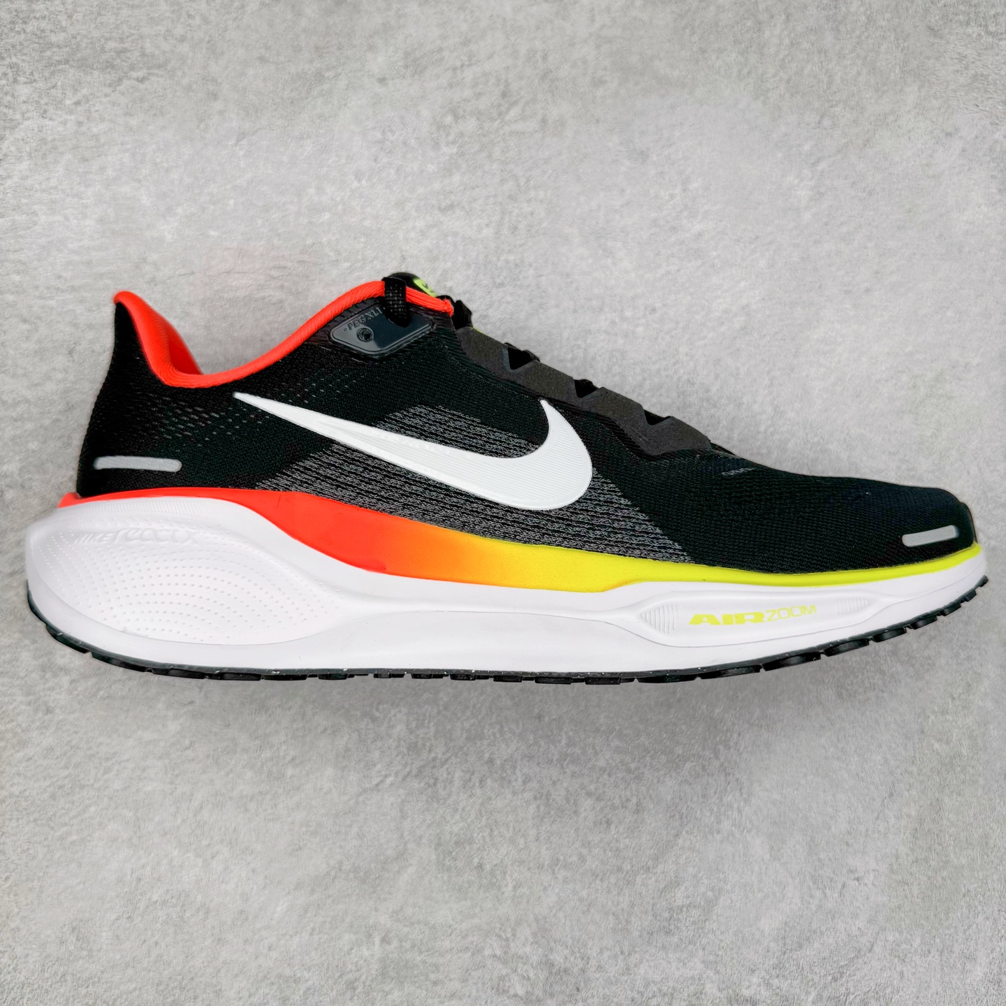 ＃TG纯原 NK Zoom Pegasus 飞马41代马拉松系列网面透气缓震疾速跑鞋 独家渠道 市面未流通批次 奥莱直播间499 599一样的东西 碾压市面现存所有版本 公司一样的东西 超值回馈 帮你省钱 拥有 Zoom Air 一如既往的稳定感和流畅感 鞋面采用工程网眼设计 为特定高热区域营造出色透气性 进一步增加鞋面的穿孔数量 让足部能够快速散热 中足搭配 Flywire 飞线 在高速运动时营造舒适稳定的贴合感 内置Zoon气垫加持 动力十足 尺码：36 36.5 37.5 38 38.5 39 40 40.5 41 42 42.5 43 44 44.5 45-选品中心