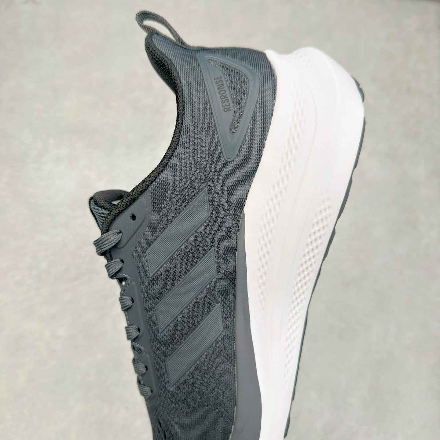 图片[7]-AD Fortarun Lace Running J 阿尔法耐磨低帮 跑步鞋 ID6231 实拍调校N版已经零色差零失真 百分百还原实物色彩所见即所得 不存在货不对板色差等低级问题 选购参考实物拍摄 不混卖不参货 只用心做好货严格选品 承诺混一赔十 尺码：36 36.5 37.5 38 38.5 39 40 40.5 41 42 42.5 43 44 44.5 45-选品中心