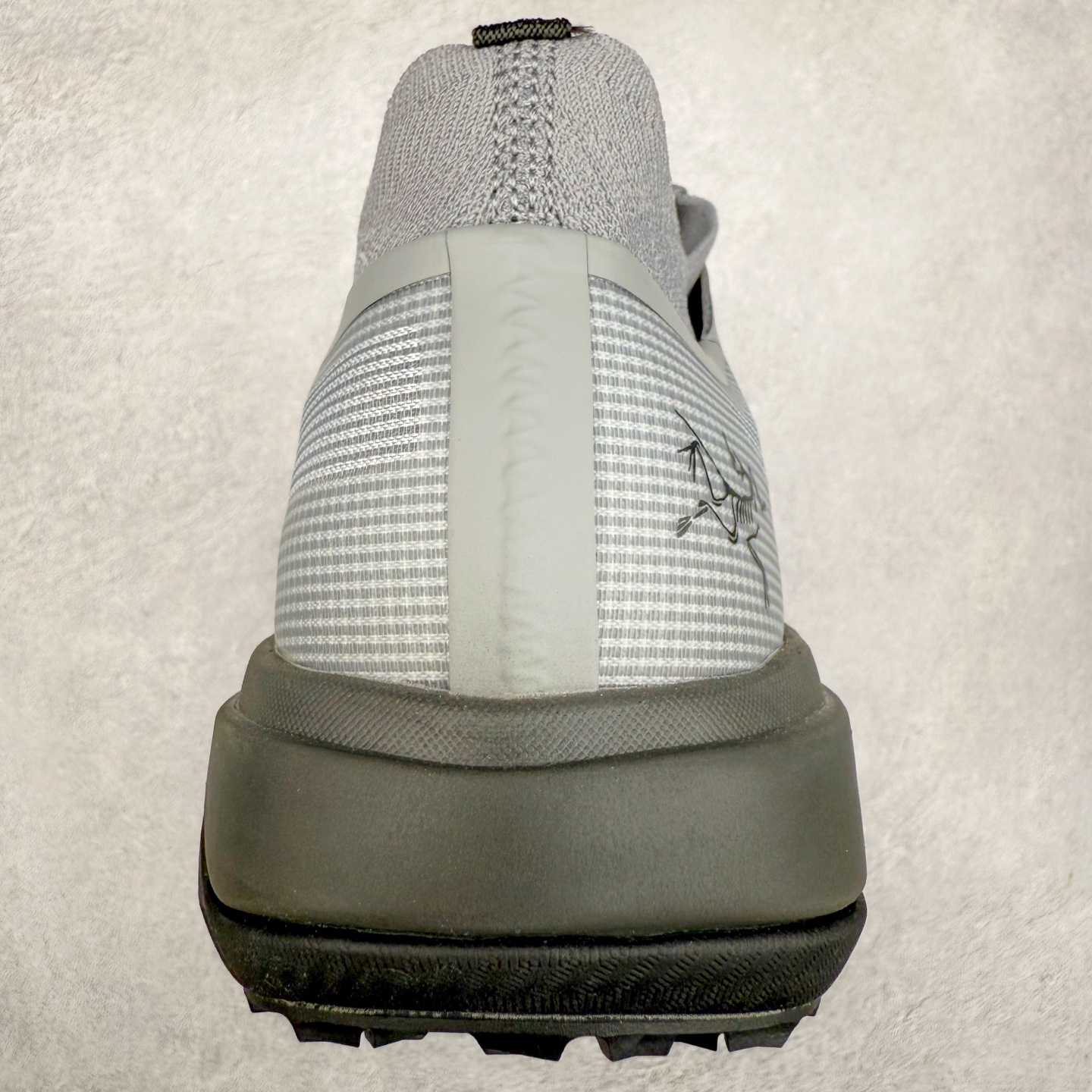 图片[8]-＃HP Arcteryx SYLAN 始祖鸟户外防水透气低帮徒步登山鞋 Arcteryx中文名始祖鸟 加拿大户外服饰品牌 1989年创立于加拿大温哥华 始祖鸟来自加拿大海岸山脉 植根高山的专业户外品牌 始终秉承对精湛设计和工艺孜孜以求的准则 从1989年创立至今 Arcteryx始终不断在产品设计与做工上不惜工本 以满足始祖鸟的标准 品质、设计以及精简的理念造就了其良好的性能 并能满足严苛环境下的使用需求 尺码：39 40 41 42 43 44 45-选品中心