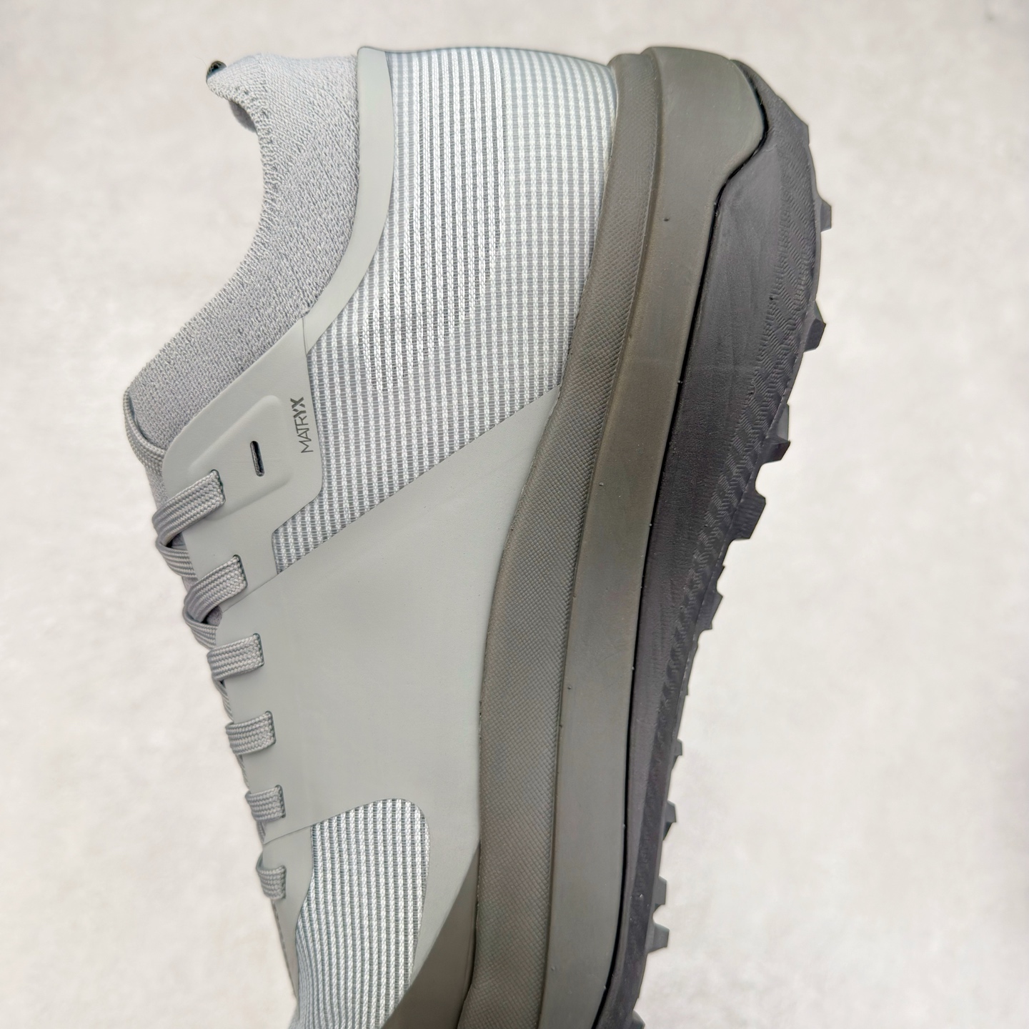 图片[7]-＃HP Arcteryx SYLAN 始祖鸟户外防水透气低帮徒步登山鞋 Arcteryx中文名始祖鸟 加拿大户外服饰品牌 1989年创立于加拿大温哥华 始祖鸟来自加拿大海岸山脉 植根高山的专业户外品牌 始终秉承对精湛设计和工艺孜孜以求的准则 从1989年创立至今 Arcteryx始终不断在产品设计与做工上不惜工本 以满足始祖鸟的标准 品质、设计以及精简的理念造就了其良好的性能 并能满足严苛环境下的使用需求 尺码：39 40 41 42 43 44 45-选品中心