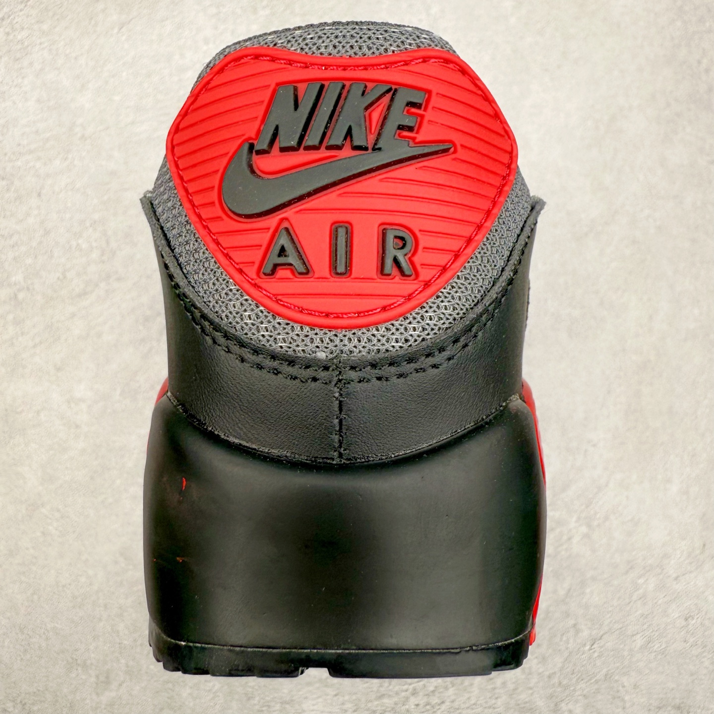 图片[8]-＃MX版 NK Air MAX 90 气垫复古减震跑步鞋 DH4095-001 经典重温 独家陆续补货 外单专供大厂出品 品质稳定 一百余色 终端操作 Air Max 90于1990年推出 来自Air Max系列 在Air Max 1的基础上改进而得 增加了气垫面积 外型上也更为流线 最特別的就是加入了菱纹塑胶嵌板 为Air Max 90增添了许多潮流气息 皮革鞋面 造就出色耐穿性和支撑力 Max Air缓震配置搭配泡棉中底 令Air Max 90轻盈而舒适 华夫格橡胶外底 铸就Air Max 90非凡的抓地力 而Air Max 90不仅是一双跑鞋 它成功跨越了时间的演进 成为了球鞋文化与潮流圈中最熟为人知的鞋款之一 尺码：36 36.5 37.5 38 38.5 39 40 40.5 41 42 42.5 43 44 44.5 45-选品中心