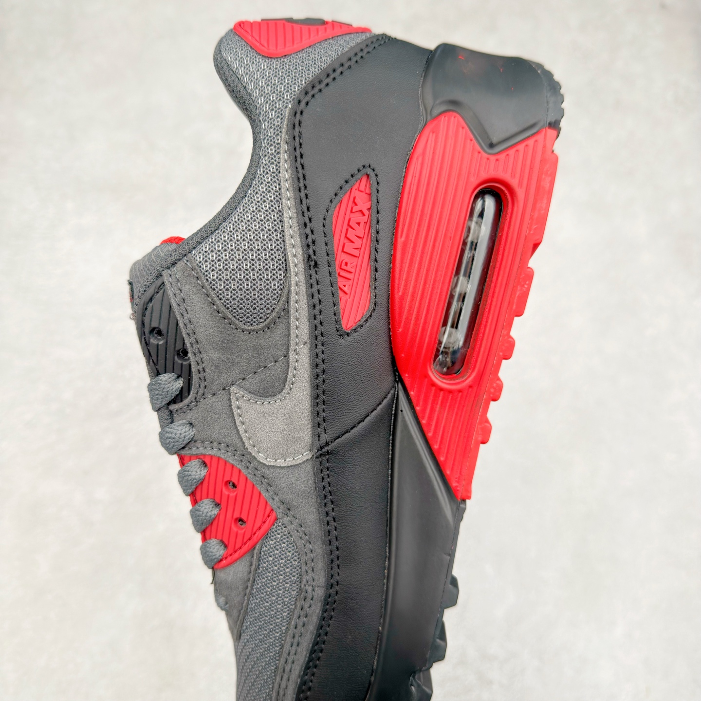 图片[7]-＃MX版 NK Air MAX 90 气垫复古减震跑步鞋 DH4095-001 经典重温 独家陆续补货 外单专供大厂出品 品质稳定 一百余色 终端操作 Air Max 90于1990年推出 来自Air Max系列 在Air Max 1的基础上改进而得 增加了气垫面积 外型上也更为流线 最特別的就是加入了菱纹塑胶嵌板 为Air Max 90增添了许多潮流气息 皮革鞋面 造就出色耐穿性和支撑力 Max Air缓震配置搭配泡棉中底 令Air Max 90轻盈而舒适 华夫格橡胶外底 铸就Air Max 90非凡的抓地力 而Air Max 90不仅是一双跑鞋 它成功跨越了时间的演进 成为了球鞋文化与潮流圈中最熟为人知的鞋款之一 尺码：36 36.5 37.5 38 38.5 39 40 40.5 41 42 42.5 43 44 44.5 45-选品中心