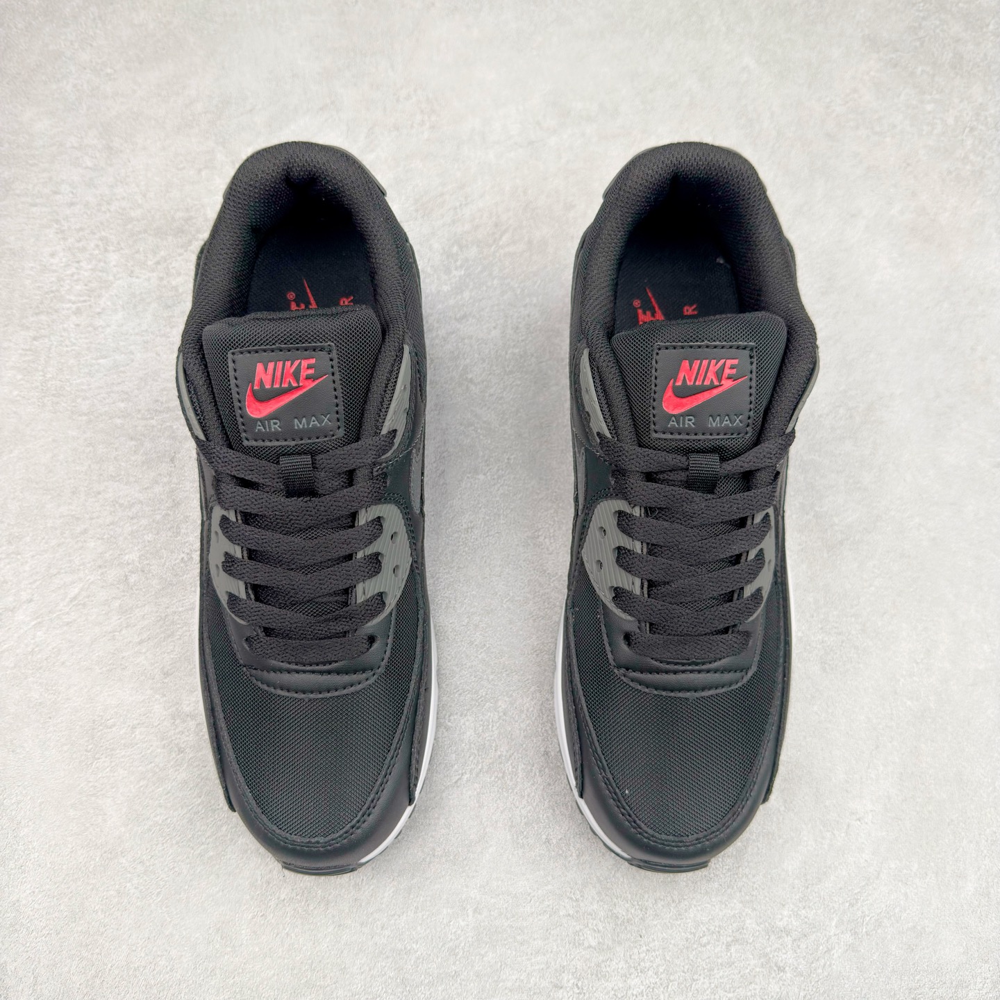 图片[2]-＃MX版 NK Air MAX 90 气垫复古减震跑步鞋 DM0029-007 经典重温 独家陆续补货 外单专供大厂出品 品质稳定 一百余色 终端操作 Air Max 90于1990年推出 来自Air Max系列 在Air Max 1的基础上改进而得 增加了气垫面积 外型上也更为流线 最特別的就是加入了菱纹塑胶嵌板 为Air Max 90增添了许多潮流气息 皮革鞋面 造就出色耐穿性和支撑力 Max Air缓震配置搭配泡棉中底 令Air Max 90轻盈而舒适 华夫格橡胶外底 铸就Air Max 90非凡的抓地力 而Air Max 90不仅是一双跑鞋 它成功跨越了时间的演进 成为了球鞋文化与潮流圈中最熟为人知的鞋款之一 尺码：36 36.5 37.5 38 38.5 39 40 40.5 41 42 42.5 43 44 44.5 45-选品中心