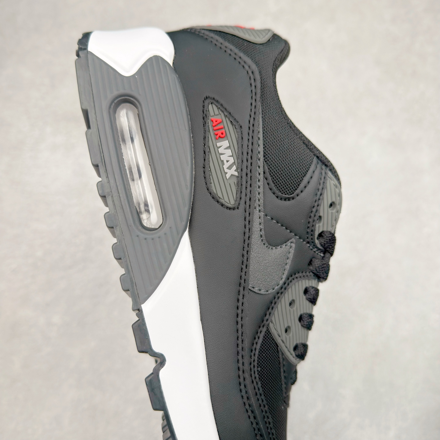 图片[6]-＃MX版 NK Air MAX 90 气垫复古减震跑步鞋 DM0029-007 经典重温 独家陆续补货 外单专供大厂出品 品质稳定 一百余色 终端操作 Air Max 90于1990年推出 来自Air Max系列 在Air Max 1的基础上改进而得 增加了气垫面积 外型上也更为流线 最特別的就是加入了菱纹塑胶嵌板 为Air Max 90增添了许多潮流气息 皮革鞋面 造就出色耐穿性和支撑力 Max Air缓震配置搭配泡棉中底 令Air Max 90轻盈而舒适 华夫格橡胶外底 铸就Air Max 90非凡的抓地力 而Air Max 90不仅是一双跑鞋 它成功跨越了时间的演进 成为了球鞋文化与潮流圈中最熟为人知的鞋款之一 尺码：36 36.5 37.5 38 38.5 39 40 40.5 41 42 42.5 43 44 44.5 45-选品中心