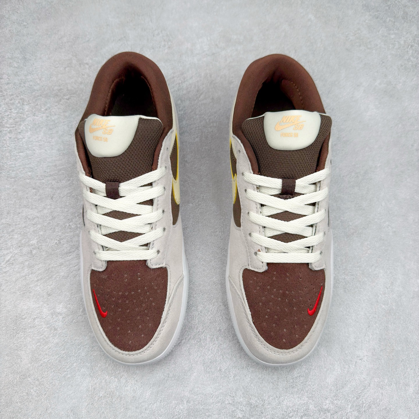 图片[2]-NK SB Force 58 空军58系列低帮休闲运动滑板板鞋 FV8104-221 鞋面由帆布和麂皮拼接 层次感丰富 搭配硫化外底 耐磨耐穿 鞋舌及中底后跟处饰有SB Logo 表明鞋款身份 采用包边设计 经久耐穿 硫化结构则有效提升灵活性 穿上这款全新推出的创意力作 助你耀动街头 尺码：36 36.5 37.5 38 38.5 39 40 40.5 41 42 42.5 43 44 45-选品中心