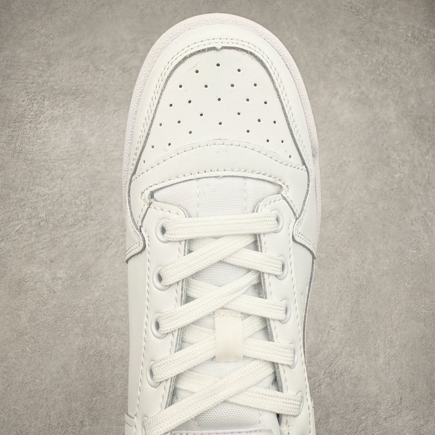 图片[4]-AD Forum 84 Low OG 低帮百搭潮流休闲运动板鞋 FY9042 以复古篮球鞋的外形为基础 采用皮革拼接 简约百搭 更加贴合舒适 中底内侧网格造型起到点睛之笔 外底橡胶 更显复古 尺码：36 36.5 37.5 38 38.5 39 40 40.5 41 42 42.5 43 44 44.5 45-选品中心