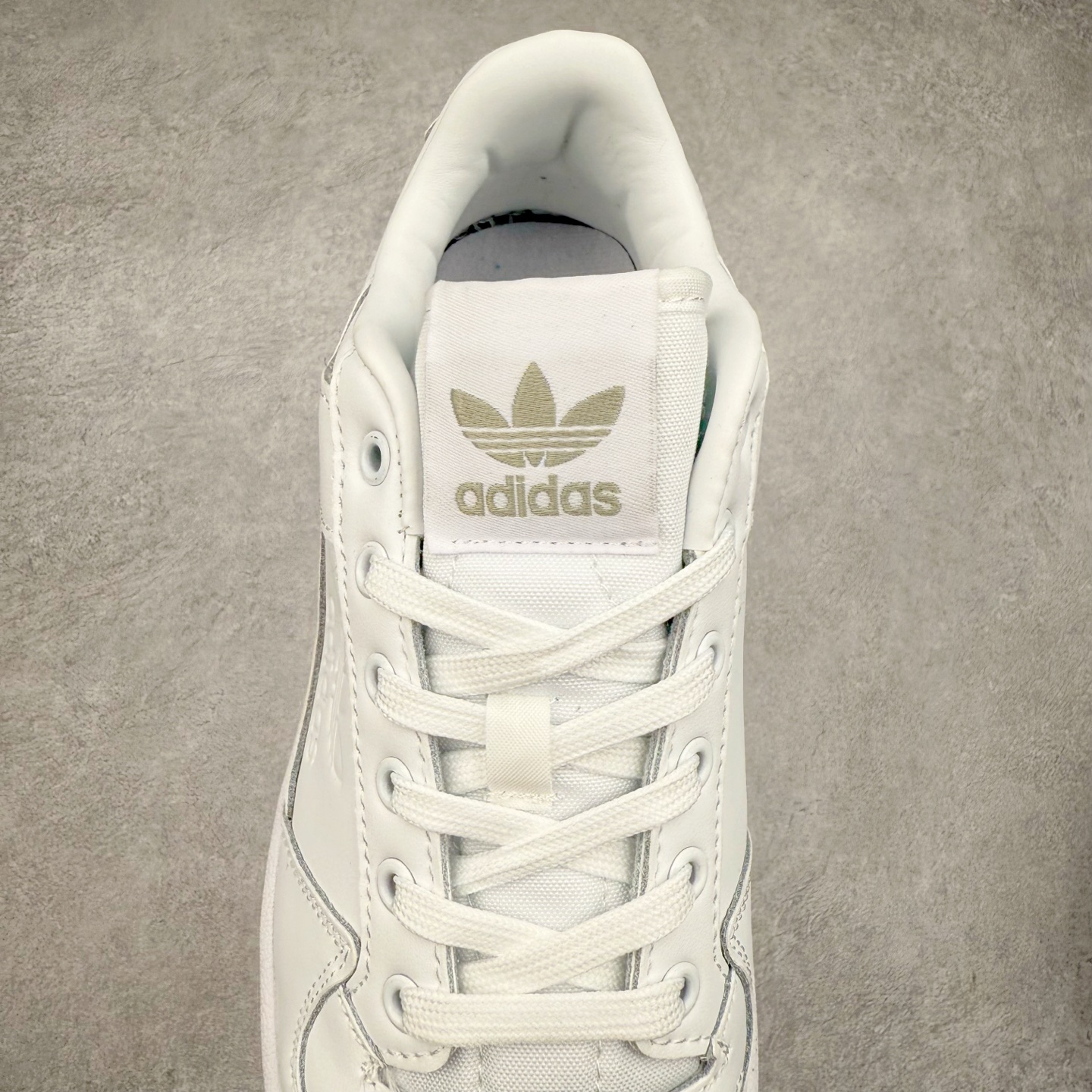 图片[5]-AD Forum 84 Low OG 低帮百搭潮流休闲运动板鞋 FY9042 以复古篮球鞋的外形为基础 采用皮革拼接 简约百搭 更加贴合舒适 中底内侧网格造型起到点睛之笔 外底橡胶 更显复古 尺码：36 36.5 37.5 38 38.5 39 40 40.5 41 42 42.5 43 44 44.5 45-选品中心