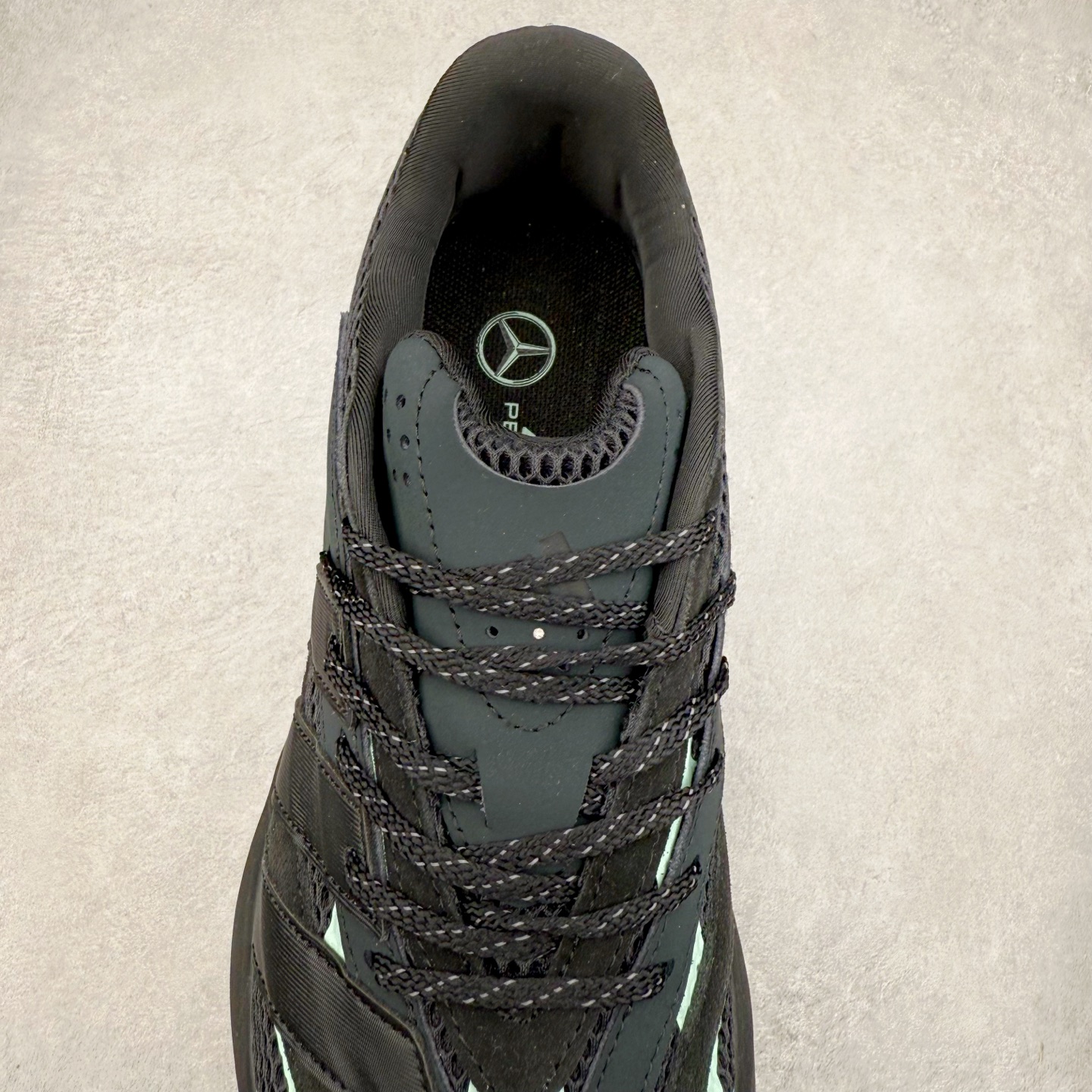 图片[5]-AD LIGHTBLAZE 流光舒适防滑耐磨低帮跑步鞋 JR1058 前卫的专业跑鞋风格造型，LIGHTBLAZE延续了竞速美学的流线轮廓，保留住了与 AdizeroAdios Pro Evo 1相类似厚底理念和「宽三道杠」的视觉元素。尺码：36 36.5 37.5 38 38.5 39 40 40.5 41 42 42.5 43 44 44.5 45-选品中心