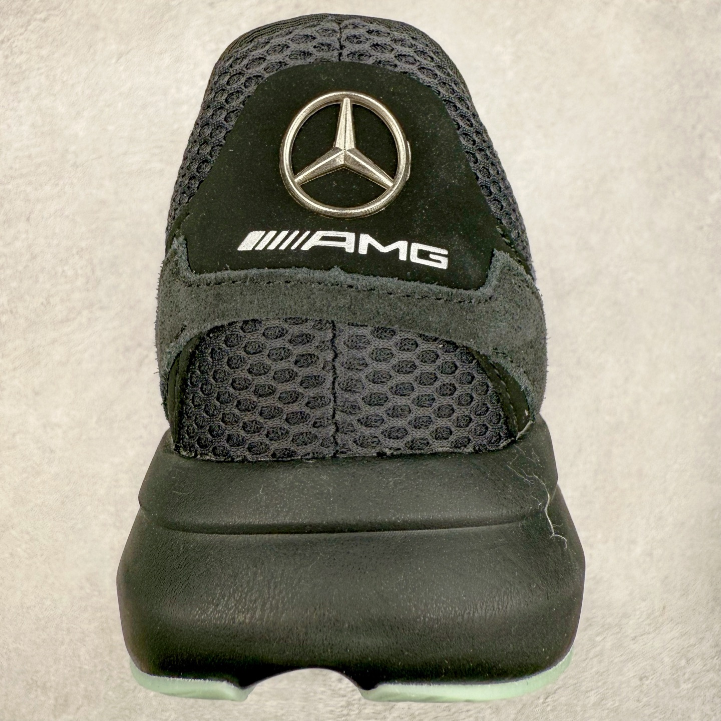 图片[8]-AD LIGHTBLAZE 流光舒适防滑耐磨低帮跑步鞋 JR1058 前卫的专业跑鞋风格造型，LIGHTBLAZE延续了竞速美学的流线轮廓，保留住了与 AdizeroAdios Pro Evo 1相类似厚底理念和「宽三道杠」的视觉元素。尺码：36 36.5 37.5 38 38.5 39 40 40.5 41 42 42.5 43 44 44.5 45-选品中心