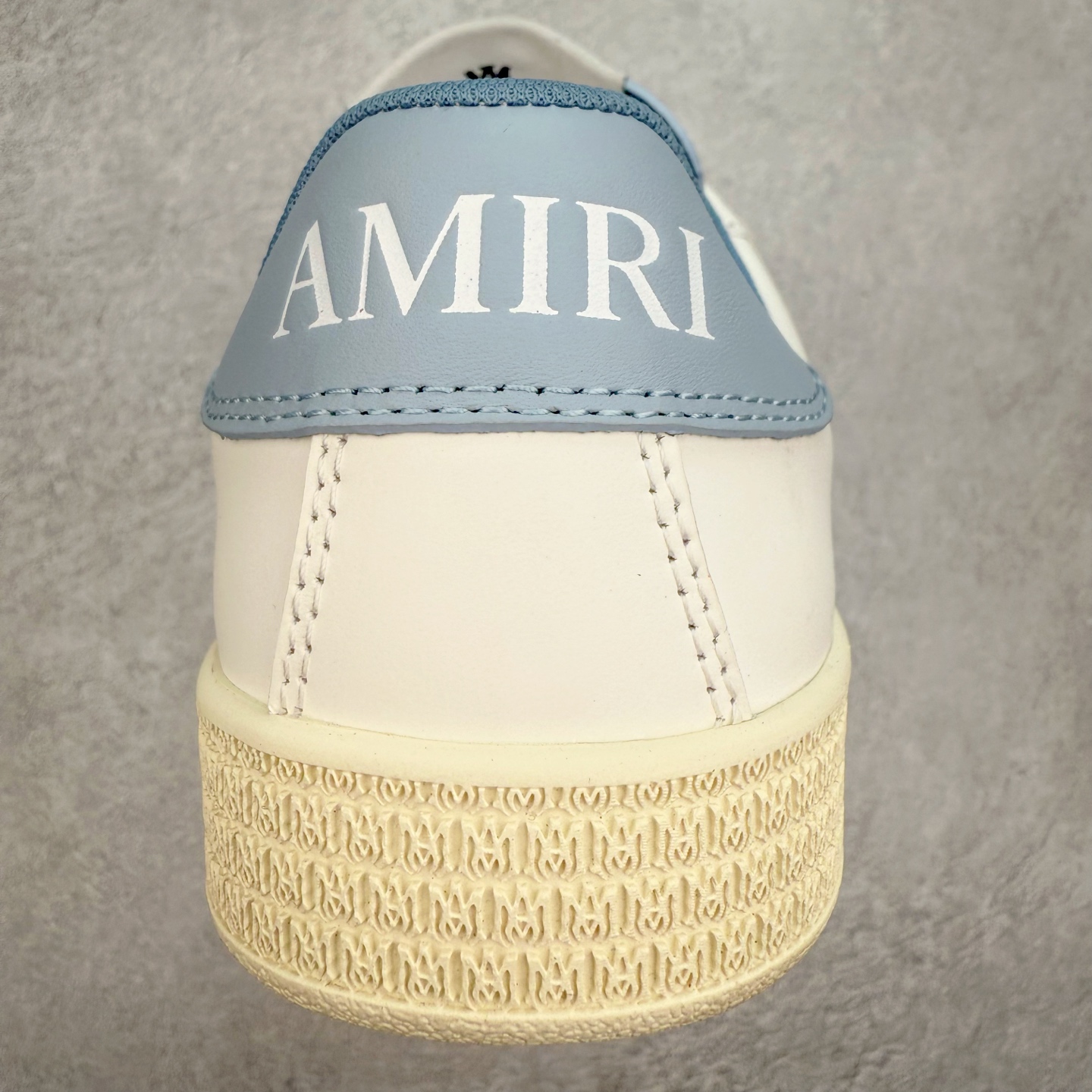 图片[8]-＃莞产 Amiri 埃米尔 Skeleton Low-Skel top Sneakers 骨骼系列情侣鞋 当潮顶流产品 众星上脚 低帮运动休闲板鞋 正确骨头形状 鞋舌外翻细节 头层牛皮双层加厚鞋面 鞋帮侧面骨头采用两张牛皮贴合处理 立体感更好 皮料切口均油边处理 定制金属LOGO铭牌及吊牌 并配有官方购物袋尽显高端大气 尺码 35 36 37 38 39 40 41 42 43 44 45-选品中心