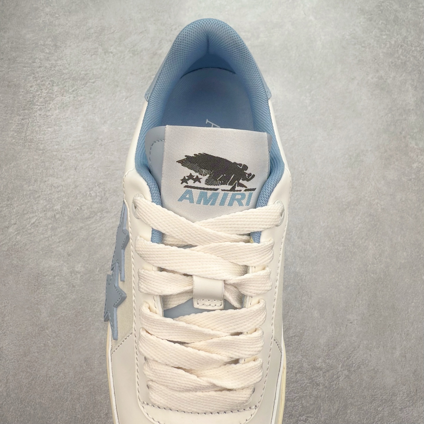 图片[5]-＃莞产 Amiri 埃米尔 Skeleton Low-Skel top Sneakers 骨骼系列情侣鞋 当潮顶流产品 众星上脚 低帮运动休闲板鞋 正确骨头形状 鞋舌外翻细节 头层牛皮双层加厚鞋面 鞋帮侧面骨头采用两张牛皮贴合处理 立体感更好 皮料切口均油边处理 定制金属LOGO铭牌及吊牌 并配有官方购物袋尽显高端大气 尺码 35 36 37 38 39 40 41 42 43 44 45-选品中心