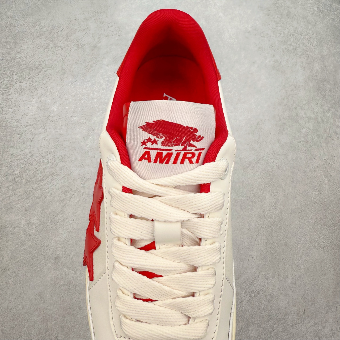 图片[5]-＃莞产 Amiri 埃米尔 Skeleton Low-Skel top Sneakers 骨骼系列情侣鞋 当潮顶流产品 众星上脚 低帮运动休闲板鞋 正确骨头形状 鞋舌外翻细节 头层牛皮双层加厚鞋面 鞋帮侧面骨头采用两张牛皮贴合处理 立体感更好 皮料切口均油边处理 定制金属LOGO铭牌及吊牌 并配有官方购物袋尽显高端大气 尺码 35 36 37 38 39 40 41 42 43 44 45-选品中心