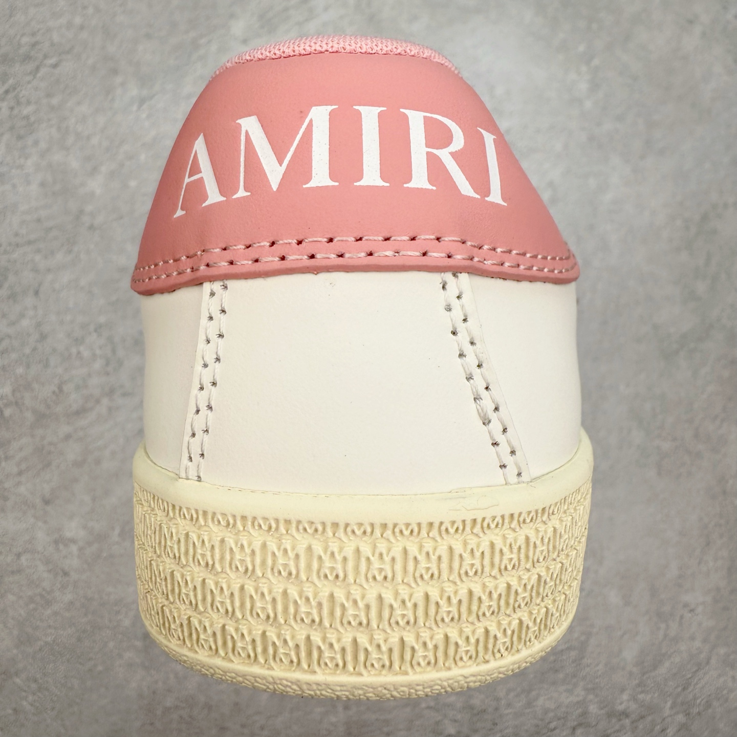 图片[8]-＃莞产 Amiri 埃米尔 Skeleton Low-Skel top Sneakers 骨骼系列情侣鞋 当潮顶流产品 众星上脚 低帮运动休闲板鞋 正确骨头形状 鞋舌外翻细节 头层牛皮双层加厚鞋面 鞋帮侧面骨头采用两张牛皮贴合处理 立体感更好 皮料切口均油边处理 定制金属LOGO铭牌及吊牌 并配有官方购物袋尽显高端大气 尺码 35 36 37 38 39 40 41 42 43 44 45-选品中心