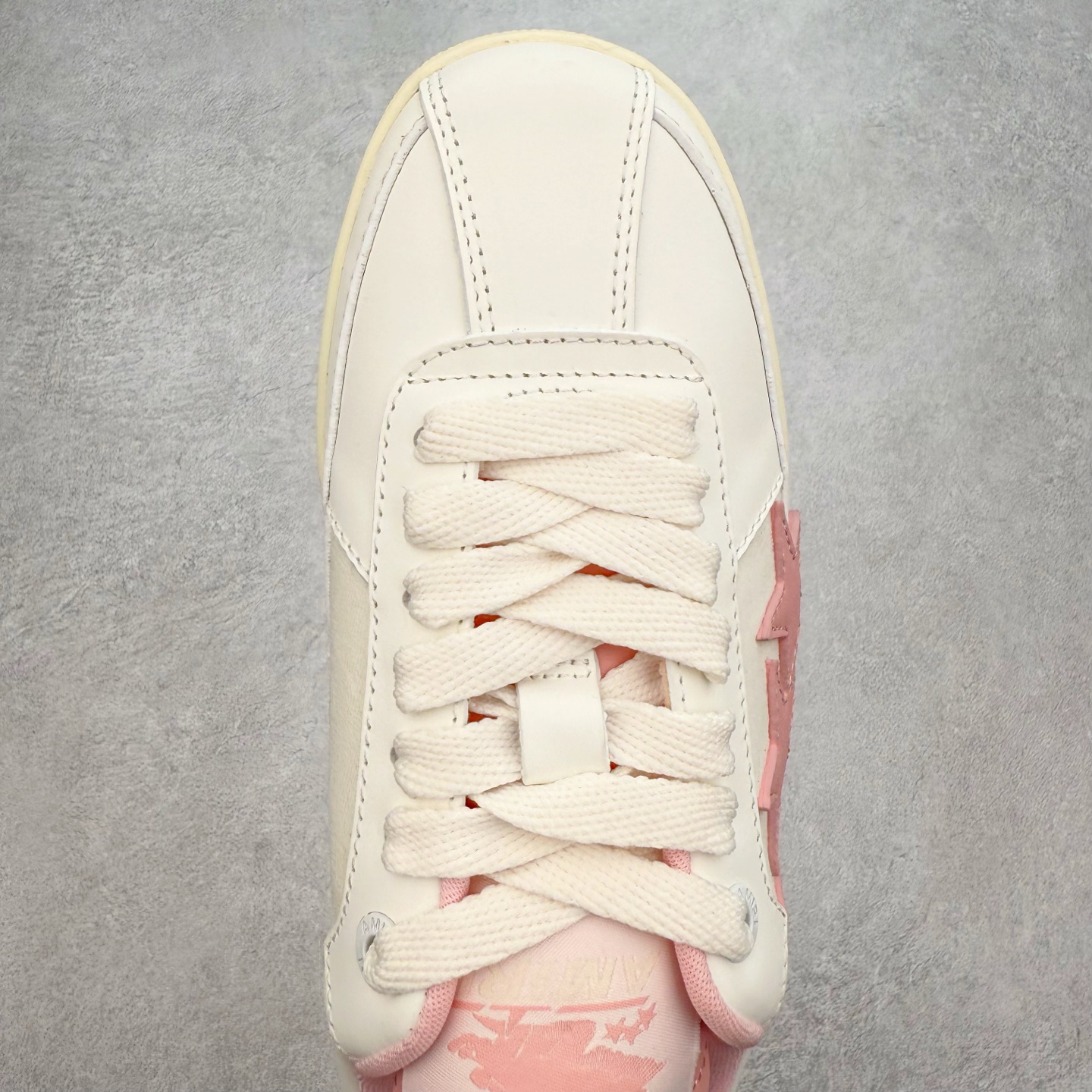 图片[4]-＃莞产 Amiri 埃米尔 Skeleton Low-Skel top Sneakers 骨骼系列情侣鞋 当潮顶流产品 众星上脚 低帮运动休闲板鞋 正确骨头形状 鞋舌外翻细节 头层牛皮双层加厚鞋面 鞋帮侧面骨头采用两张牛皮贴合处理 立体感更好 皮料切口均油边处理 定制金属LOGO铭牌及吊牌 并配有官方购物袋尽显高端大气 尺码 35 36 37 38 39 40 41 42 43 44 45-选品中心