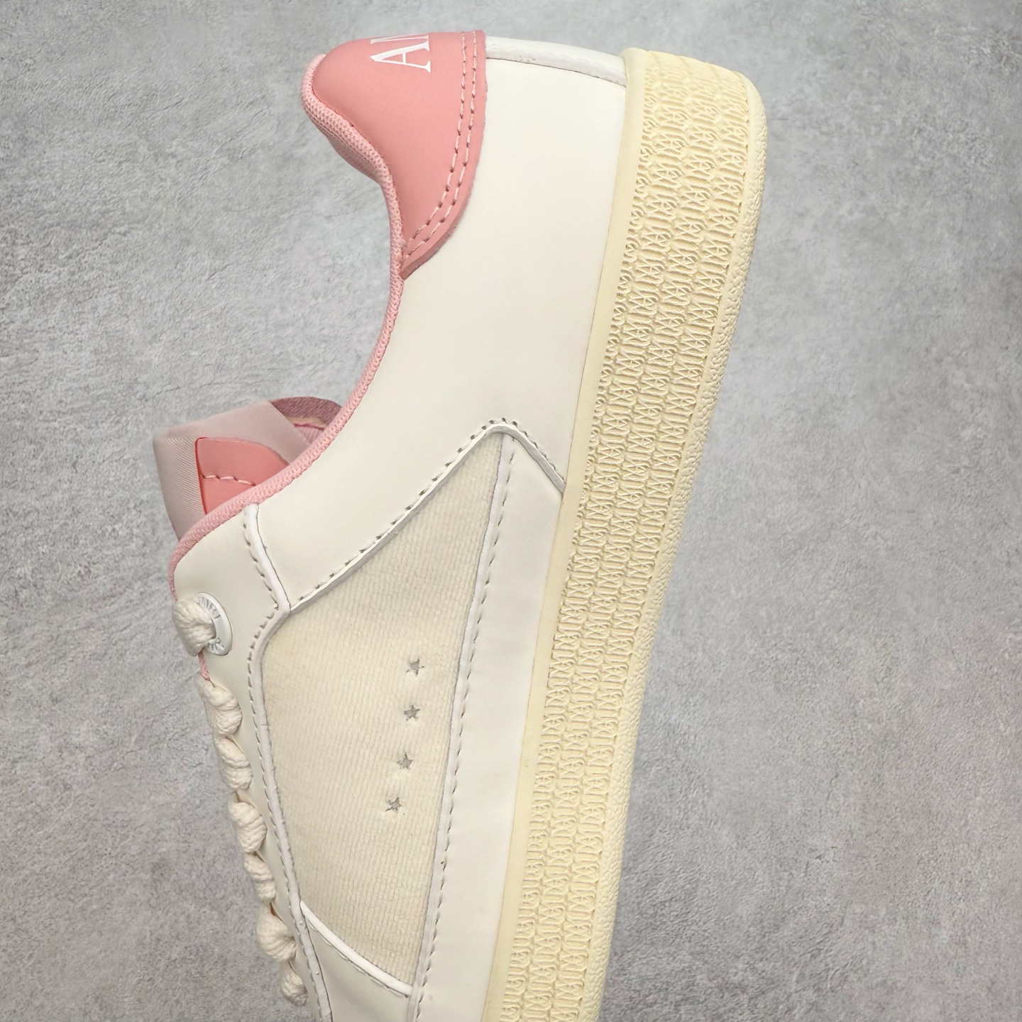 图片[7]-＃莞产 Amiri 埃米尔 Skeleton Low-Skel top Sneakers 骨骼系列情侣鞋 当潮顶流产品 众星上脚 低帮运动休闲板鞋 正确骨头形状 鞋舌外翻细节 头层牛皮双层加厚鞋面 鞋帮侧面骨头采用两张牛皮贴合处理 立体感更好 皮料切口均油边处理 定制金属LOGO铭牌及吊牌 并配有官方购物袋尽显高端大气 尺码 35 36 37 38 39 40 41 42 43 44 45-选品中心