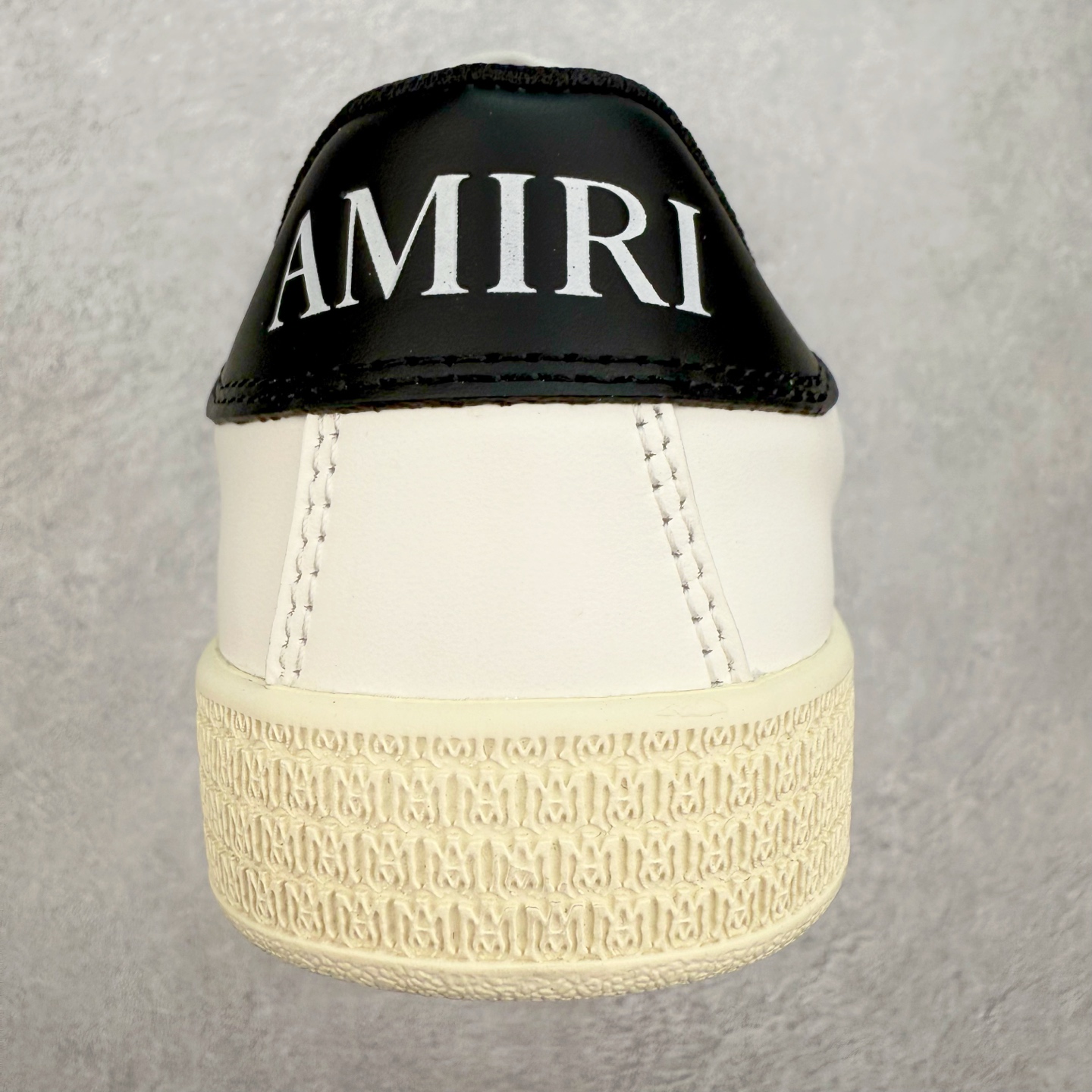 图片[8]-＃莞产 Amiri 埃米尔 Skeleton Low-Skel top Sneakers 骨骼系列情侣鞋 当潮顶流产品 众星上脚 低帮运动休闲板鞋 正确骨头形状 鞋舌外翻细节 头层牛皮双层加厚鞋面 鞋帮侧面骨头采用两张牛皮贴合处理 立体感更好 皮料切口均油边处理 定制金属LOGO铭牌及吊牌 并配有官方购物袋尽显高端大气 尺码 35 36 37 38 39 40 41 42 43 44 45-选品中心