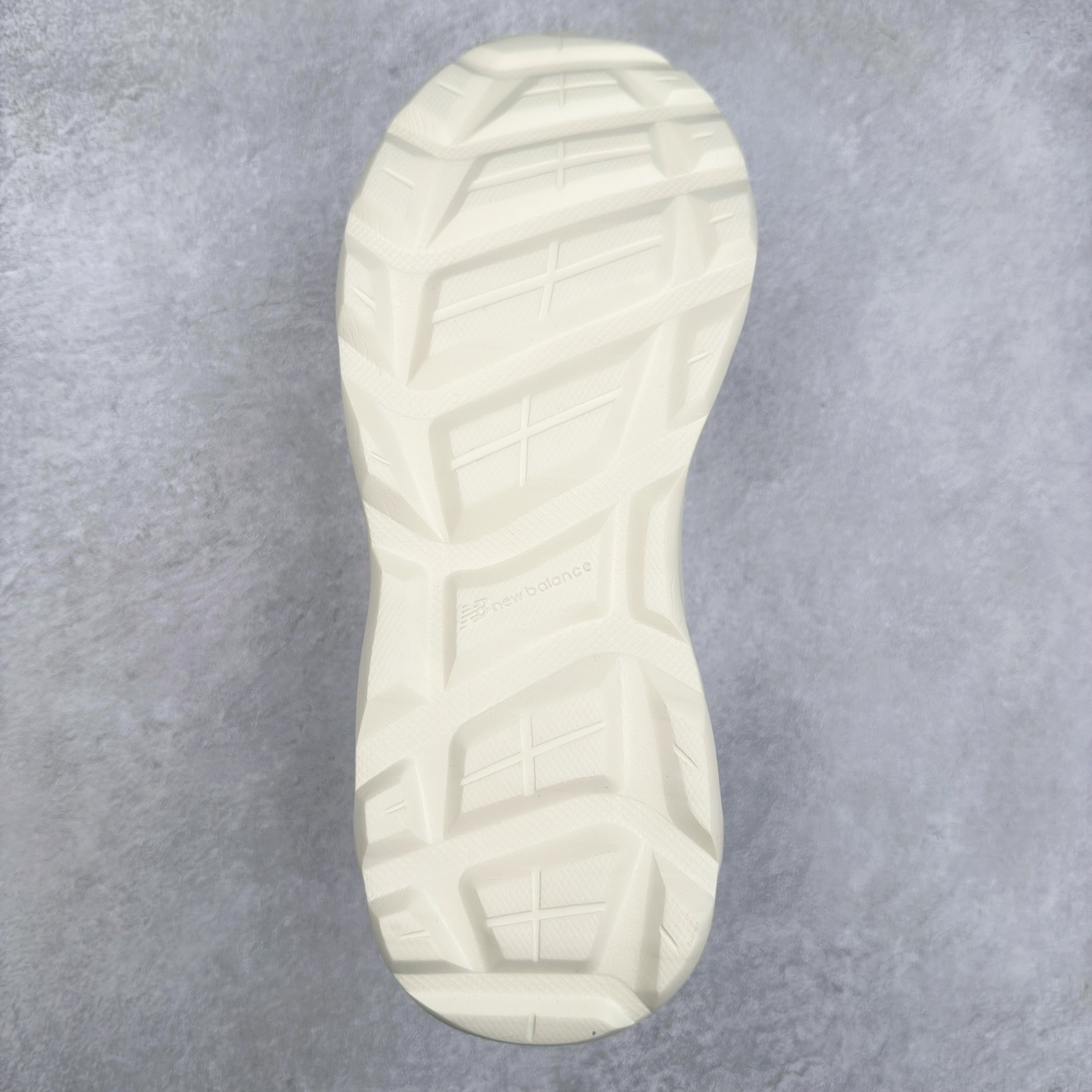 图片[9]-New Balance NB Breeze SD2202 舒适百搭 玛丽珍防滑耐磨低帮生活休闲鞋 随着潮流风向的转变，玛丽珍鞋赛道成为各大球鞋品牌竞相角逐的热门领域，这无疑为我们带来了更多样化的选择空间。这不，就在近日，New Balance 宣布将再度推出 New Balance BREEZE SD2202 鞋型的新配色。在鞋型方面，它有着标准的玛丽珍鞋外观，采用魔术贴取代了一般球鞋的鞋带系统，NB 的徽标也设置于此。鞋面正上方有大面积镂空设计，仔细观察，中底橡胶区域同样设有小孔，进一步增强了透气性。尺码：36 37 37.5 38 38.5 39 40-选品中心