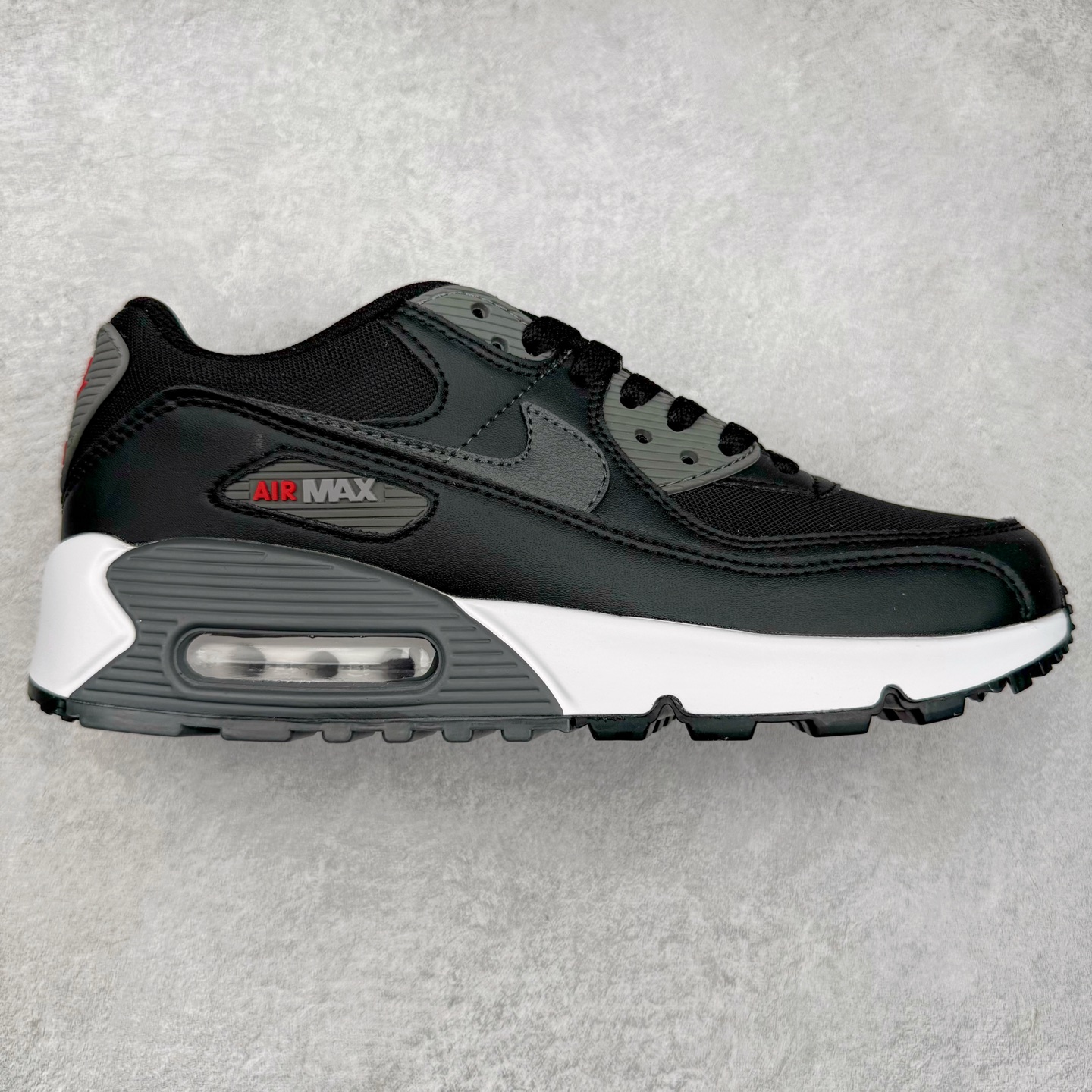 ＃MX版 NK Air MAX 90 气垫复古减震跑步鞋 DM0029-007 经典重温 独家陆续补货 外单专供大厂出品 品质稳定 一百余色 终端操作 Air Max 90于1990年推出 来自Air Max系列 在Air Max 1的基础上改进而得 增加了气垫面积 外型上也更为流线 最特別的就是加入了菱纹塑胶嵌板 为Air Max 90增添了许多潮流气息 皮革鞋面 造就出色耐穿性和支撑力 Max Air缓震配置搭配泡棉中底 令Air Max 90轻盈而舒适 华夫格橡胶外底 铸就Air Max 90非凡的抓地力 而Air Max 90不仅是一双跑鞋 它成功跨越了时间的演进 成为了球鞋文化与潮流圈中最熟为人知的鞋款之一 尺码：36 36.5 37.5 38 38.5 39 40 40.5 41 42 42.5 43 44 44.5 45-选品中心