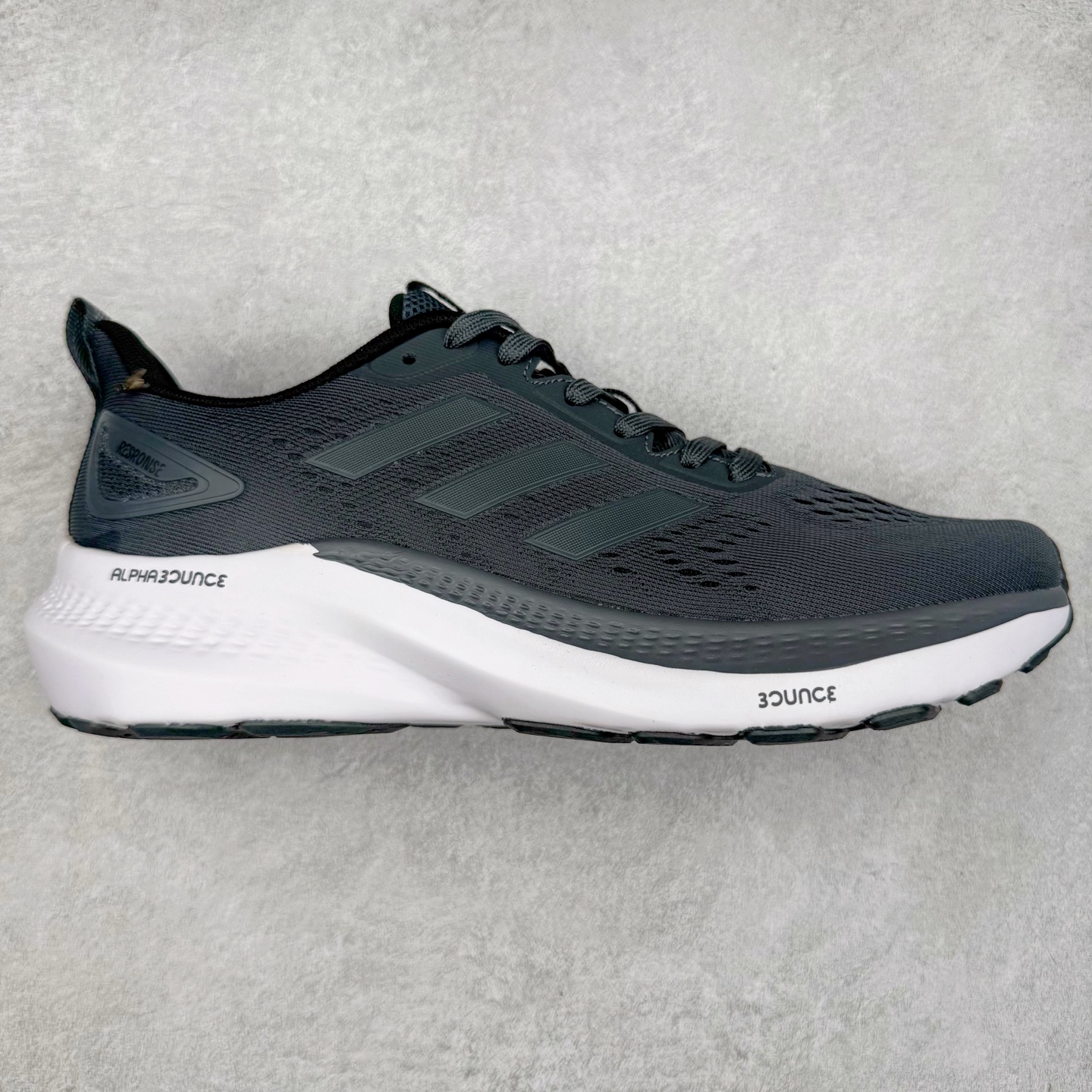 AD Fortarun Lace Running J 阿尔法耐磨低帮 跑步鞋 ID6231 实拍调校N版已经零色差零失真 百分百还原实物色彩所见即所得 不存在货不对板色差等低级问题 选购参考实物拍摄 不混卖不参货 只用心做好货严格选品 承诺混一赔十 尺码:36 36.5 37.5 38 38.5 39 40 40.5 41 42 42.5 43 44 44.5 45-选品中心