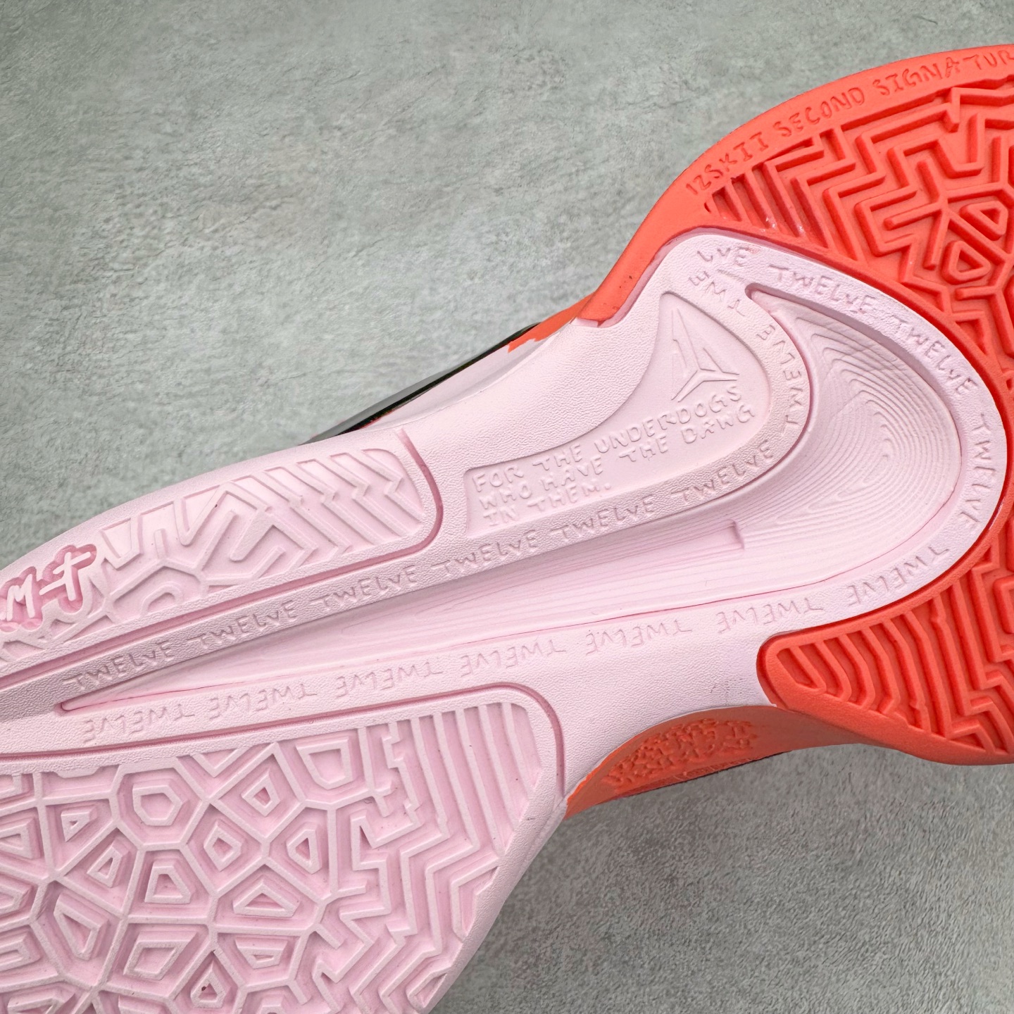 图片[23]-＃灭世/Max NK Ja 2 EP 莫兰特二代低帮篮球鞋 情人节粉 IB5842-800 2024『压轴』后卫实战旗舰 圣枪腰王 重磅革新登场🌪 🔝历时5个月！全力打造 科比➕欧文系列 综合体 ！Pt实战体验天花板上限 再度提高🔝 ✅【顶配缓震】独家革新搭载 前掌5mm TURBO气垫 兼具贴地与缓震！（正品仅长方形小气垫）➕后掌大马蹄14mm厚 气垫 提高后掌缓震极限 （正品后掌无气垫） ✅【顶级抗扭】 搭载硬度65HC 发泡中底框架 ➕高强度中足抗扭片 革新升级 赛事级抗扭水平！独此一家 ✅【顶级支撑】鞋身侧向包裹 双层补强层 200斤以上选手 也可驾驭（正品仅一层）对比市场货品偷工减料 不可同日而语！ ✅气垫气压上脚即可感受！后掌鞋垫掀开可见气垫轮廓（谨防窜货） 鞋底止滑配方 无需磨合 原地起飞🛫 NK年度后卫旗舰 独家革新升级 『口碑源自专业 实力来源于专注』 真灭世纯原 切勿被市场仿冒吊牌挂羊头卖狗肉 尺码：39-46 正码正拍-选品中心