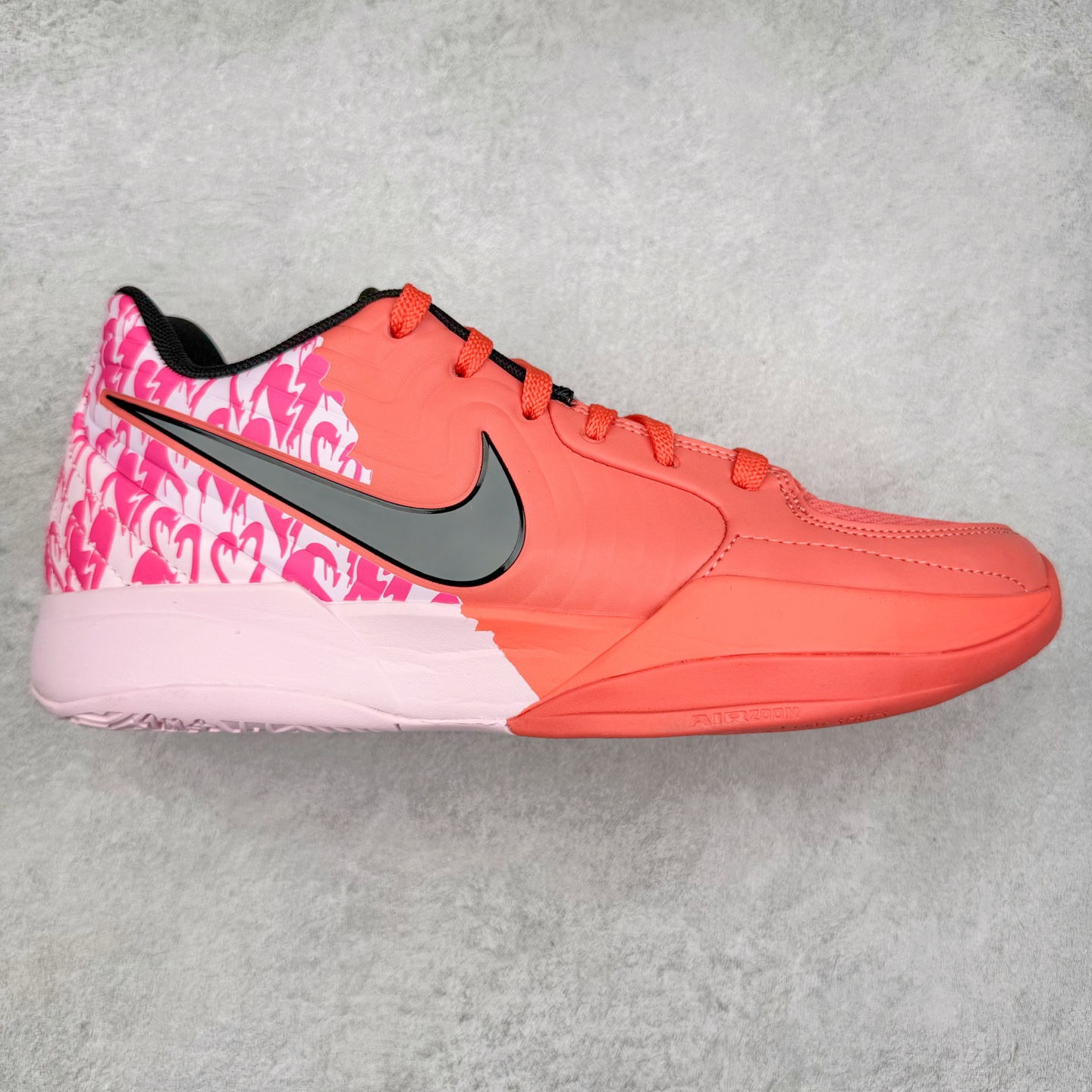 ＃灭世/Max NK Ja 2 EP 莫兰特二代低帮篮球鞋 情人节粉 IB5842-800 2024『压轴』后卫实战旗舰 圣枪腰王 重磅革新登场🌪 🔝历时5个月！全力打造 科比➕欧文系列 综合体 ！Pt实战体验天花板上限 再度提高🔝 ✅【顶配缓震】独家革新搭载 前掌5mm TURBO气垫 兼具贴地与缓震！（正品仅长方形小气垫）➕后掌大马蹄14mm厚 气垫 提高后掌缓震极限 （正品后掌无气垫） ✅【顶级抗扭】 搭载硬度65HC 发泡中底框架 ➕高强度中足抗扭片 革新升级 赛事级抗扭水平！独此一家 ✅【顶级支撑】鞋身侧向包裹 双层补强层 200斤以上选手 也可驾驭（正品仅一层）对比市场货品偷工减料 不可同日而语！ ✅气垫气压上脚即可感受！后掌鞋垫掀开可见气垫轮廓（谨防窜货） 鞋底止滑配方 无需磨合 原地起飞🛫 NK年度后卫旗舰 独家革新升级 『口碑源自专业 实力来源于专注』 真灭世纯原 切勿被市场仿冒吊牌挂羊头卖狗肉 尺码：39-46 正码正拍-选品中心