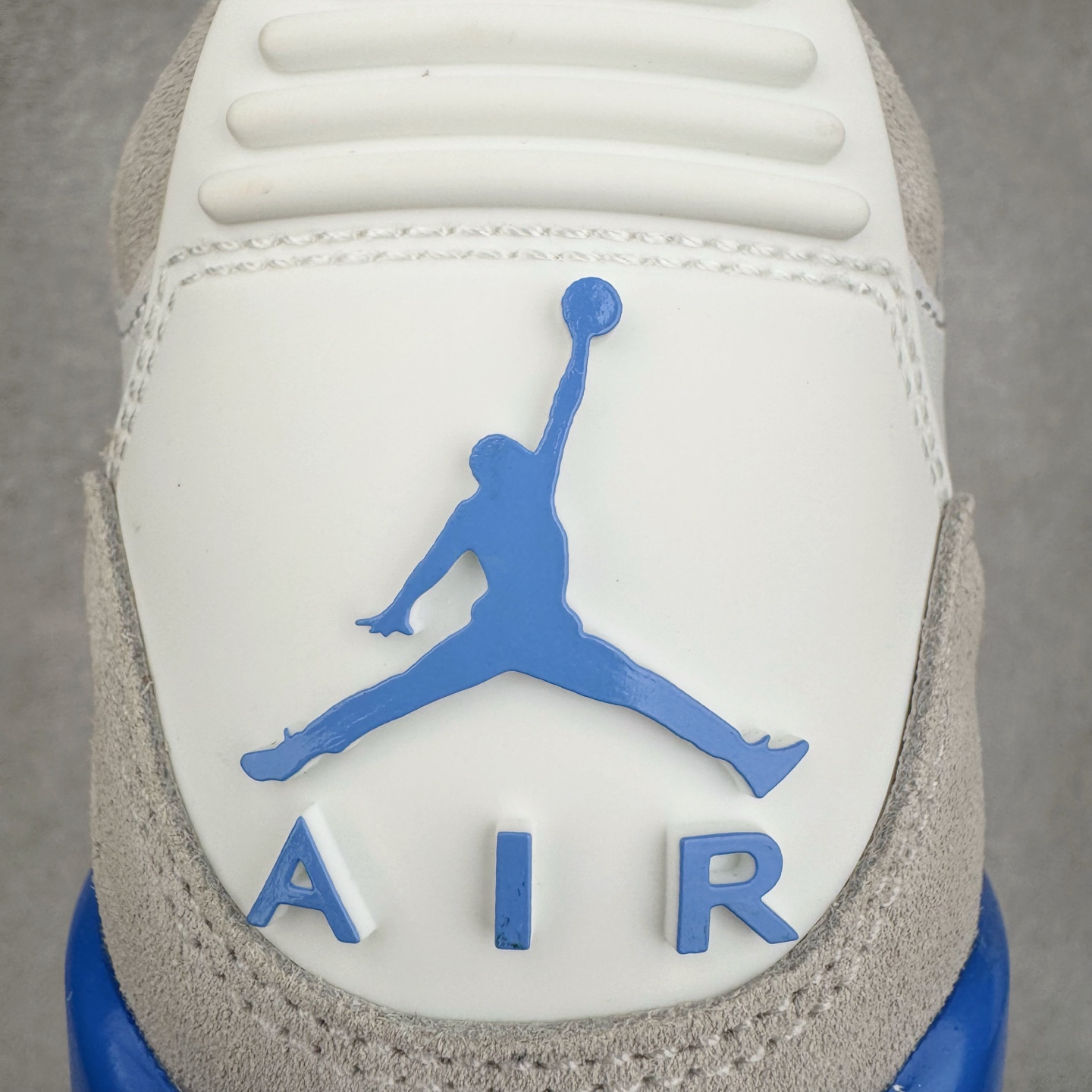 图片[10]-＃Lw纯原 Air Jordan AJ3 Retro Lucky Shorts 北卡蓝 CT8532-101 圈内最强三代系列 匠心打造 开发时长超过半年 目前可过各类鉴定或无法鉴定 裸鞋随便操作 全套原纸板楦头开发 原厂大底磨具加持立体防滑纹理 原装可视Air Sole气垫 原汁原味最完美的三代版型 唯一正确鞋头趴度弧度高度鞋身腰线 原厂TPU彩虹扎染后跟饰片 正确内里反口里网布 皮料菱角分明不变形无多余毛边 广东原厂zp同批次手工大底描漆拉丝 市场唯一原厂鞋扣模具 原厂织唛标 原厂飞人电绣工艺 尾指中部跳三针 独家绑鞋带手法 印刷中底布 四线拉帮 米色美纹纸贴合固定 进口港宝加持 后跟自然饱满 全鞋荧光划线卡点 追求极致完美 每一双都是工艺品 多重QC质检 超越公司货的品控标准 实实在在的免检产品 尺码：36 36.5 37.5 38 38.5 39 40 40.5 41 42 42.5 43 44 44.5 45 45.5 46 47.5 48.5-选品中心