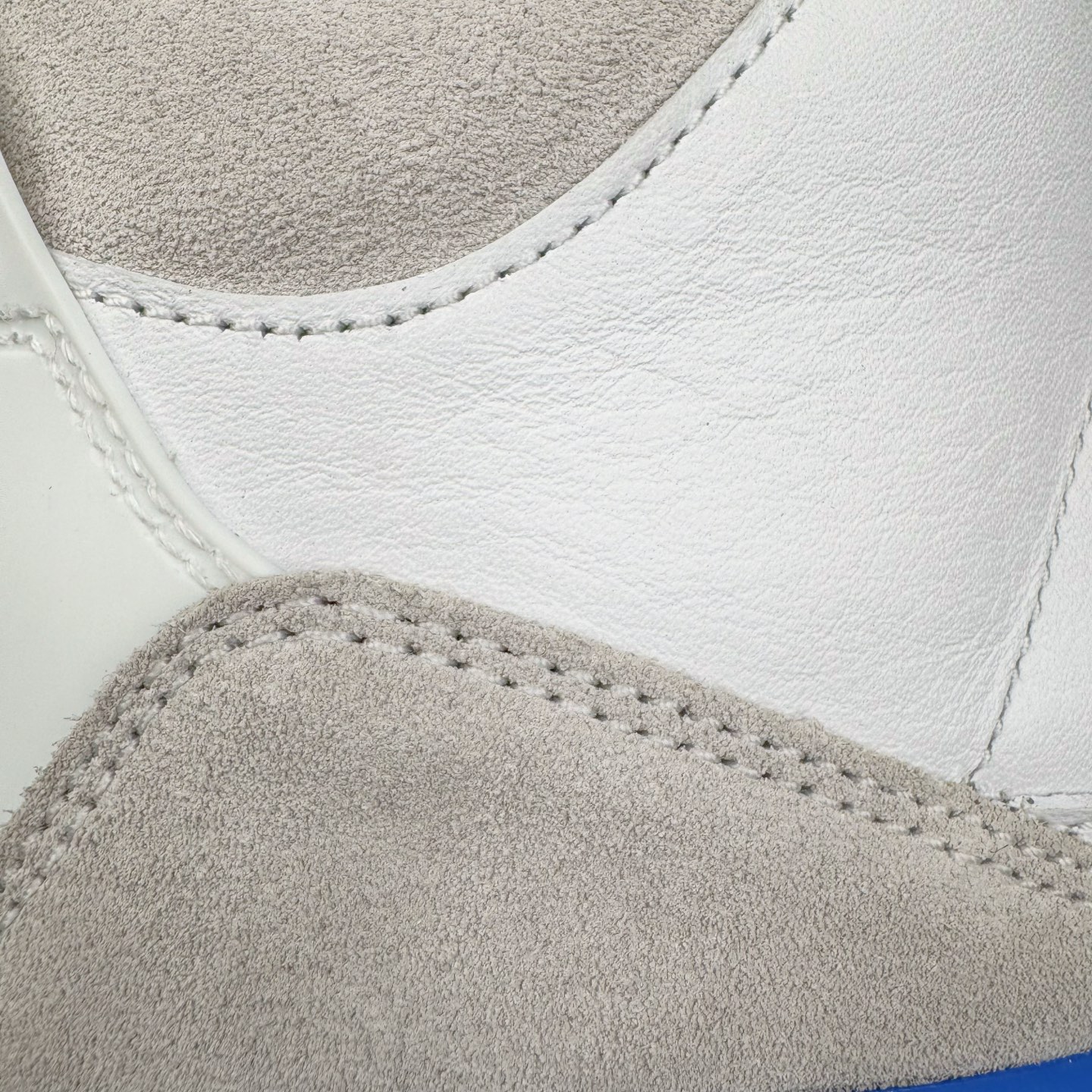 图片[14]-＃Lw纯原 Air Jordan AJ3 Retro Lucky Shorts 北卡蓝 CT8532-101 圈内最强三代系列 匠心打造 开发时长超过半年 目前可过各类鉴定或无法鉴定 裸鞋随便操作 全套原纸板楦头开发 原厂大底磨具加持立体防滑纹理 原装可视Air Sole气垫 原汁原味最完美的三代版型 唯一正确鞋头趴度弧度高度鞋身腰线 原厂TPU彩虹扎染后跟饰片 正确内里反口里网布 皮料菱角分明不变形无多余毛边 广东原厂zp同批次手工大底描漆拉丝 市场唯一原厂鞋扣模具 原厂织唛标 原厂飞人电绣工艺 尾指中部跳三针 独家绑鞋带手法 印刷中底布 四线拉帮 米色美纹纸贴合固定 进口港宝加持 后跟自然饱满 全鞋荧光划线卡点 追求极致完美 每一双都是工艺品 多重QC质检 超越公司货的品控标准 实实在在的免检产品 尺码：36 36.5 37.5 38 38.5 39 40 40.5 41 42 42.5 43 44 44.5 45 45.5 46 47.5 48.5-选品中心