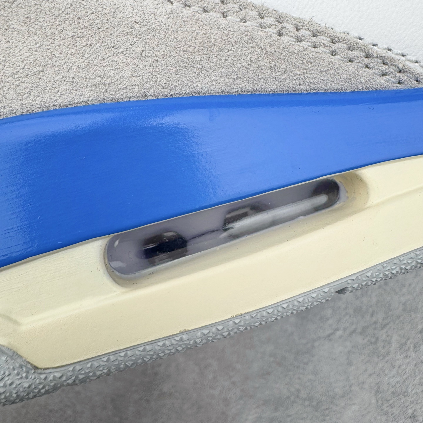 图片[13]-＃Lw纯原 Air Jordan AJ3 Retro Lucky Shorts 北卡蓝 CT8532-101 圈内最强三代系列 匠心打造 开发时长超过半年 目前可过各类鉴定或无法鉴定 裸鞋随便操作 全套原纸板楦头开发 原厂大底磨具加持立体防滑纹理 原装可视Air Sole气垫 原汁原味最完美的三代版型 唯一正确鞋头趴度弧度高度鞋身腰线 原厂TPU彩虹扎染后跟饰片 正确内里反口里网布 皮料菱角分明不变形无多余毛边 广东原厂zp同批次手工大底描漆拉丝 市场唯一原厂鞋扣模具 原厂织唛标 原厂飞人电绣工艺 尾指中部跳三针 独家绑鞋带手法 印刷中底布 四线拉帮 米色美纹纸贴合固定 进口港宝加持 后跟自然饱满 全鞋荧光划线卡点 追求极致完美 每一双都是工艺品 多重QC质检 超越公司货的品控标准 实实在在的免检产品 尺码：36 36.5 37.5 38 38.5 39 40 40.5 41 42 42.5 43 44 44.5 45 45.5 46 47.5 48.5-选品中心