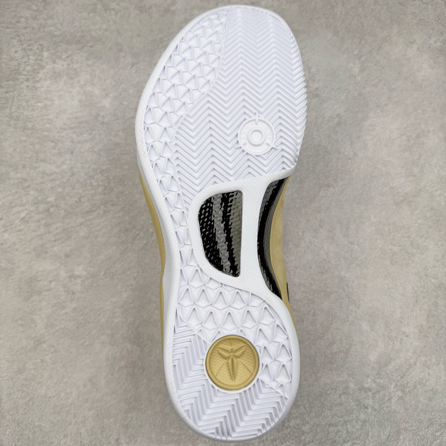 图片[9]-＃GX NK Zoom Kobe Ⅷ System 科比8代复刻实战运动低帮文化篮球鞋 卡其色 HM6469-701 完美复刻公司货 React科技鞋垫加持 实战配置直接拉满 原楦纸板开发 鞋身流线型、后跟塑形 区分土肥圆 原厂针织鞋面一针一线匹配原版 全身鞋材卡料色独家定制 唯一万针立体刺绣SWOOSH 真实底模最大50.5 实战利器 专供海外市场 独立原厂模具 首批不拼图大几率过验 亲测已过 支持各种高强度实战 无需担心 补货周期极长 脚宽建议买大半码 科比系列前掌偏窄 支持七天无理由退换 尺码： 40 40.5 41 42 42.5 43 44 44.5 45 46 47.5 48.5 49.5 50.5-选品中心