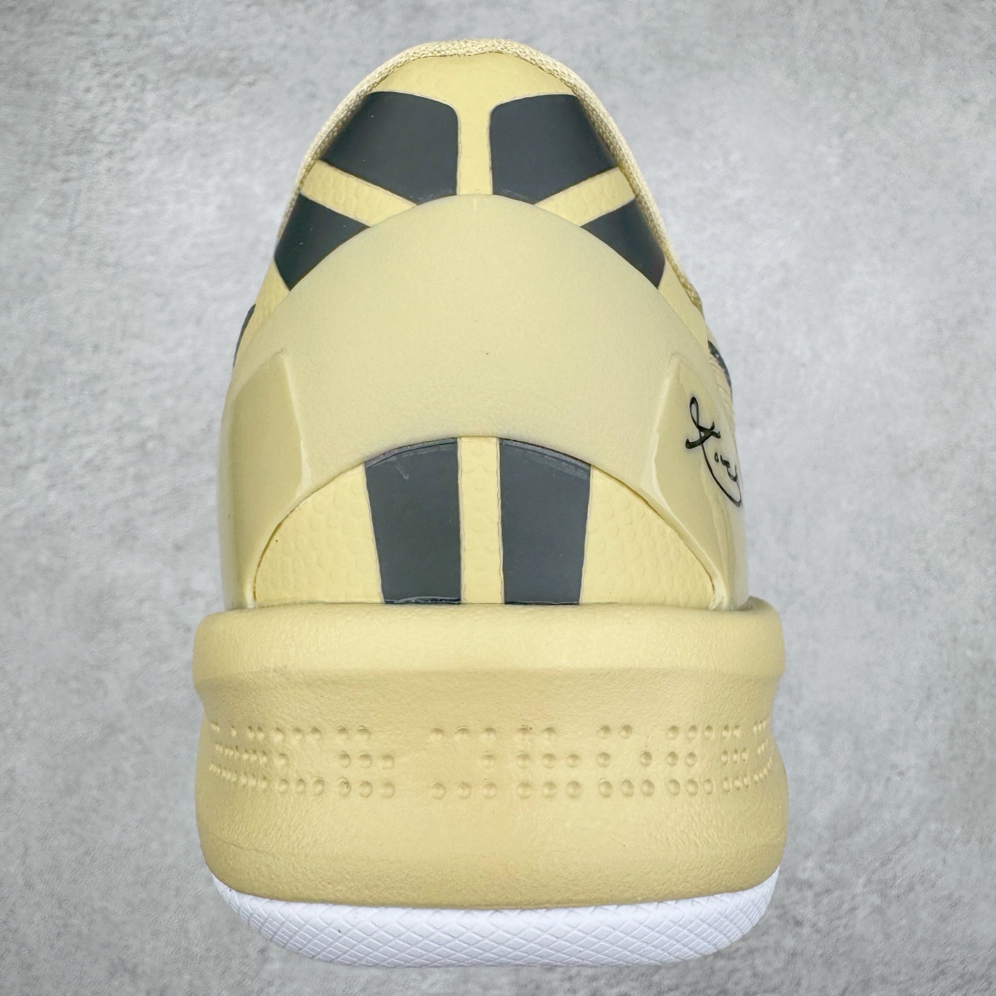 图片[8]-＃GX NK Zoom Kobe Ⅷ System 科比8代复刻实战运动低帮文化篮球鞋 卡其色 HM6469-701 完美复刻公司货 React科技鞋垫加持 实战配置直接拉满 原楦纸板开发 鞋身流线型、后跟塑形 区分土肥圆 原厂针织鞋面一针一线匹配原版 全身鞋材卡料色独家定制 唯一万针立体刺绣SWOOSH 真实底模最大50.5 实战利器 专供海外市场 独立原厂模具 首批不拼图大几率过验 亲测已过 支持各种高强度实战 无需担心 补货周期极长 脚宽建议买大半码 科比系列前掌偏窄 支持七天无理由退换 尺码： 40 40.5 41 42 42.5 43 44 44.5 45 46 47.5 48.5 49.5 50.5-选品中心