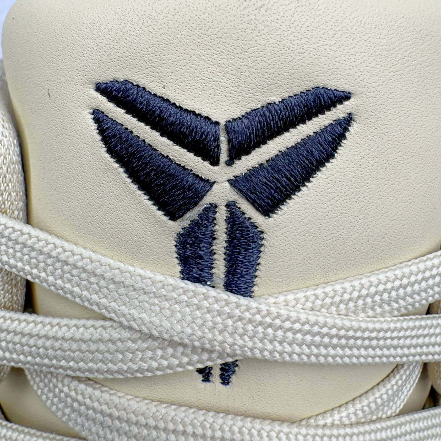 图片[16]-＃GX NK Zoom Kobe Ⅷ System 科比8代复刻实战运动低帮文化篮球鞋 卡其色 HM6469-701 完美复刻公司货 React科技鞋垫加持 实战配置直接拉满 原楦纸板开发 鞋身流线型、后跟塑形 区分土肥圆 原厂针织鞋面一针一线匹配原版 全身鞋材卡料色独家定制 唯一万针立体刺绣SWOOSH 真实底模最大50.5 实战利器 专供海外市场 独立原厂模具 首批不拼图大几率过验 亲测已过 支持各种高强度实战 无需担心 补货周期极长 脚宽建议买大半码 科比系列前掌偏窄 支持七天无理由退换 尺码： 40 40.5 41 42 42.5 43 44 44.5 45 46 47.5 48.5 49.5 50.5-选品中心