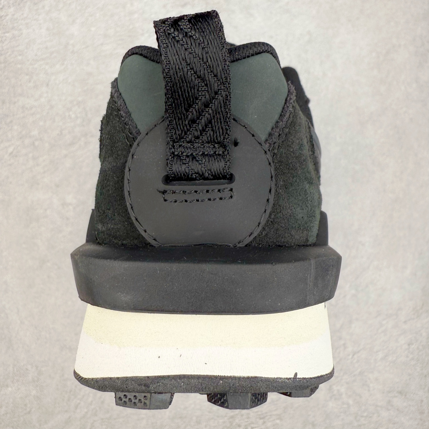 图片[8]-Sacai x NK Zegamadome SP 联名款舒适防滑耐磨低帮生活休闲鞋 HQ8618-001 整双鞋采用了 Zoom X 缓震科技和 Vibram 外底 在保证舒适度的同时又兼顾了耐用性 并且提供了出色的抓地力 鞋面则是全新 ZoomX Zegama 科技 将网眼和绒面革材质融合而成的全新科技面料 兼顾透气性与耐用性 尺码：36 36.5 37.5 38 38.5 39 40 40.5 41 42 42.5 43 44 44.5 45 46-选品中心