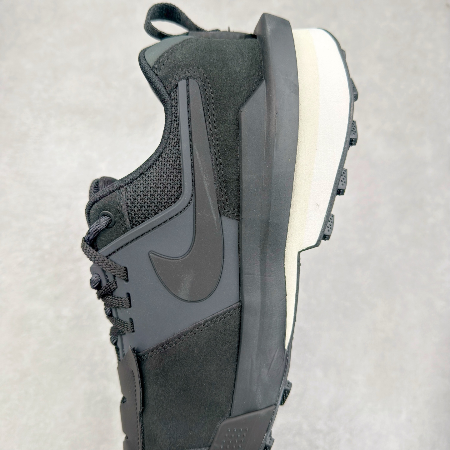 图片[7]-Sacai x NK Zegamadome SP 联名款舒适防滑耐磨低帮生活休闲鞋 HQ8618-001 整双鞋采用了 Zoom X 缓震科技和 Vibram 外底 在保证舒适度的同时又兼顾了耐用性 并且提供了出色的抓地力 鞋面则是全新 ZoomX Zegama 科技 将网眼和绒面革材质融合而成的全新科技面料 兼顾透气性与耐用性 尺码：36 36.5 37.5 38 38.5 39 40 40.5 41 42 42.5 43 44 44.5 45 46-选品中心