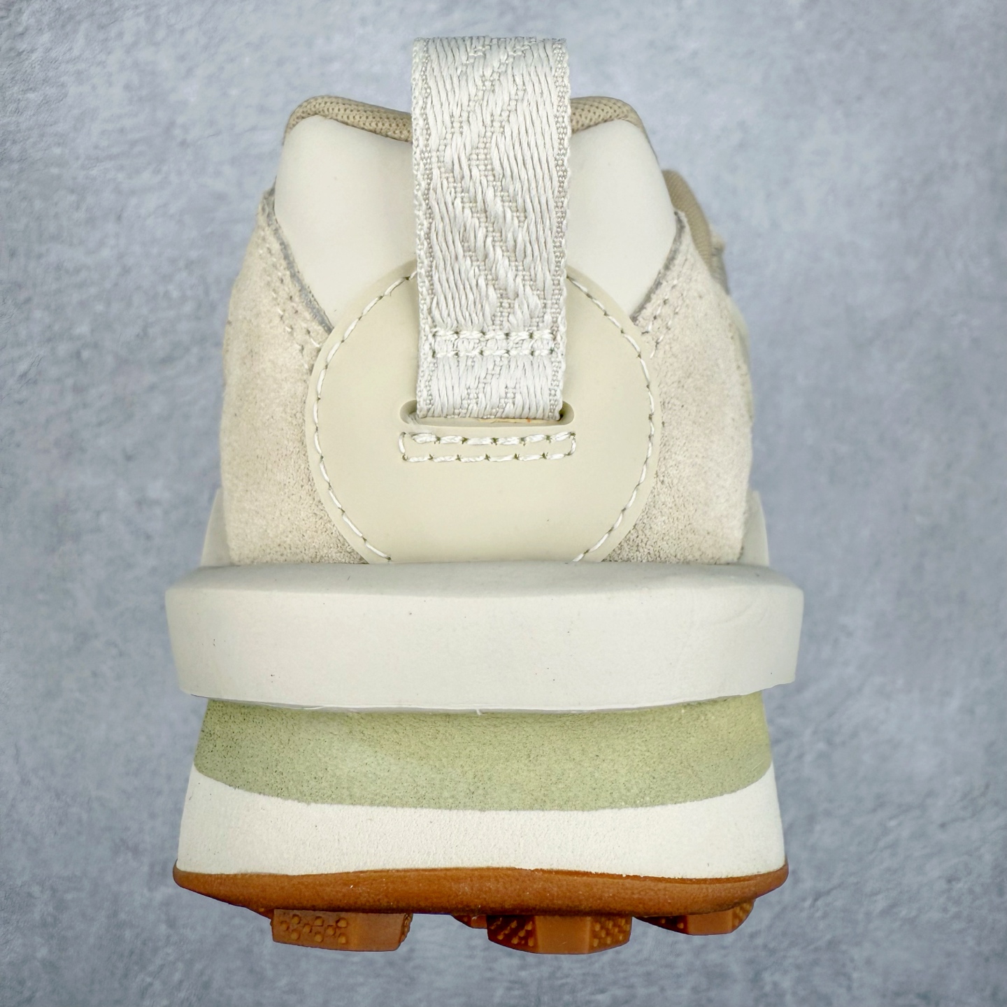 图片[8]-Sacai x NK Zegamadome SP 联名款舒适防滑耐磨低帮生活休闲鞋 HQ8618-100 整双鞋采用了 Zoom X 缓震科技和 Vibram 外底 在保证舒适度的同时又兼顾了耐用性 并且提供了出色的抓地力 鞋面则是全新 ZoomX Zegama 科技 将网眼和绒面革材质融合而成的全新科技面料 兼顾透气性与耐用性 尺码：36 36.5 37.5 38 38.5 39 40 40.5 41 42 42.5 43 44 44.5 45 46-选品中心