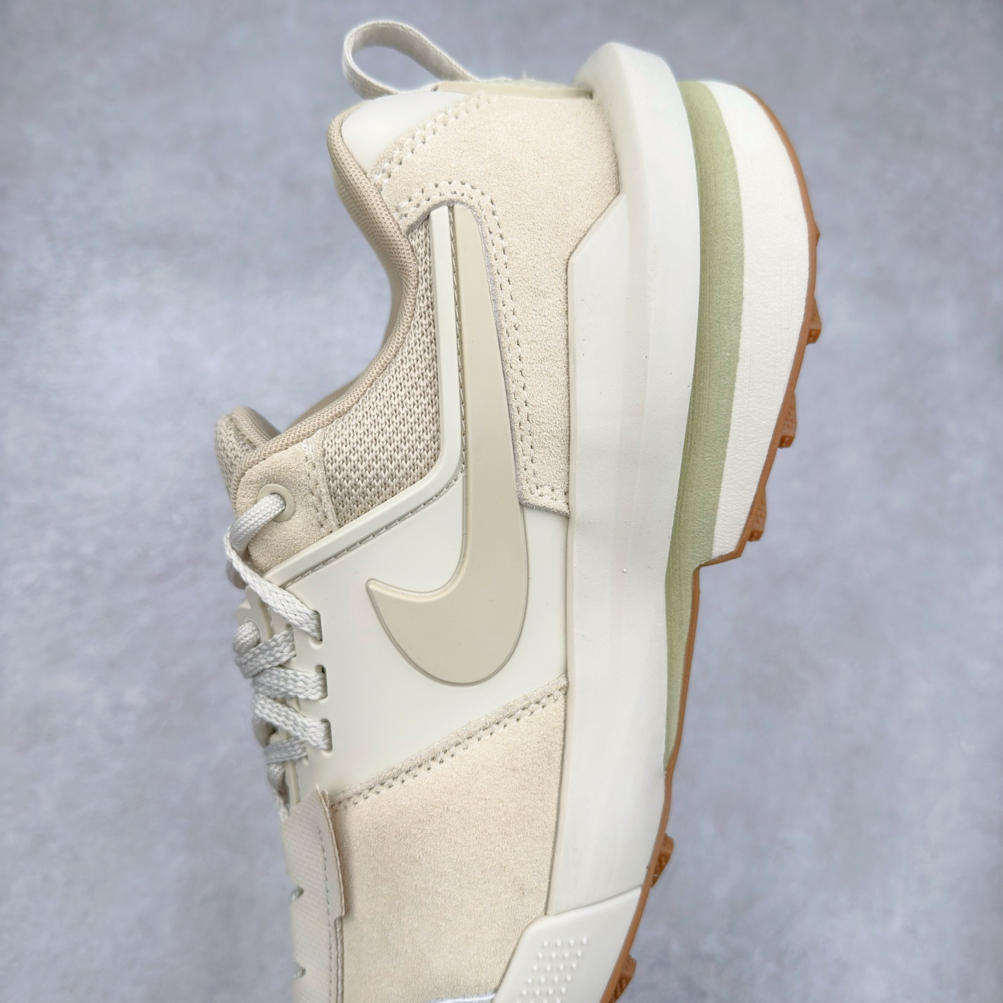 图片[7]-Sacai x NK Zegamadome SP 联名款舒适防滑耐磨低帮生活休闲鞋 HQ8618-100 整双鞋采用了 Zoom X 缓震科技和 Vibram 外底 在保证舒适度的同时又兼顾了耐用性 并且提供了出色的抓地力 鞋面则是全新 ZoomX Zegama 科技 将网眼和绒面革材质融合而成的全新科技面料 兼顾透气性与耐用性 尺码：36 36.5 37.5 38 38.5 39 40 40.5 41 42 42.5 43 44 44.5 45 46-选品中心